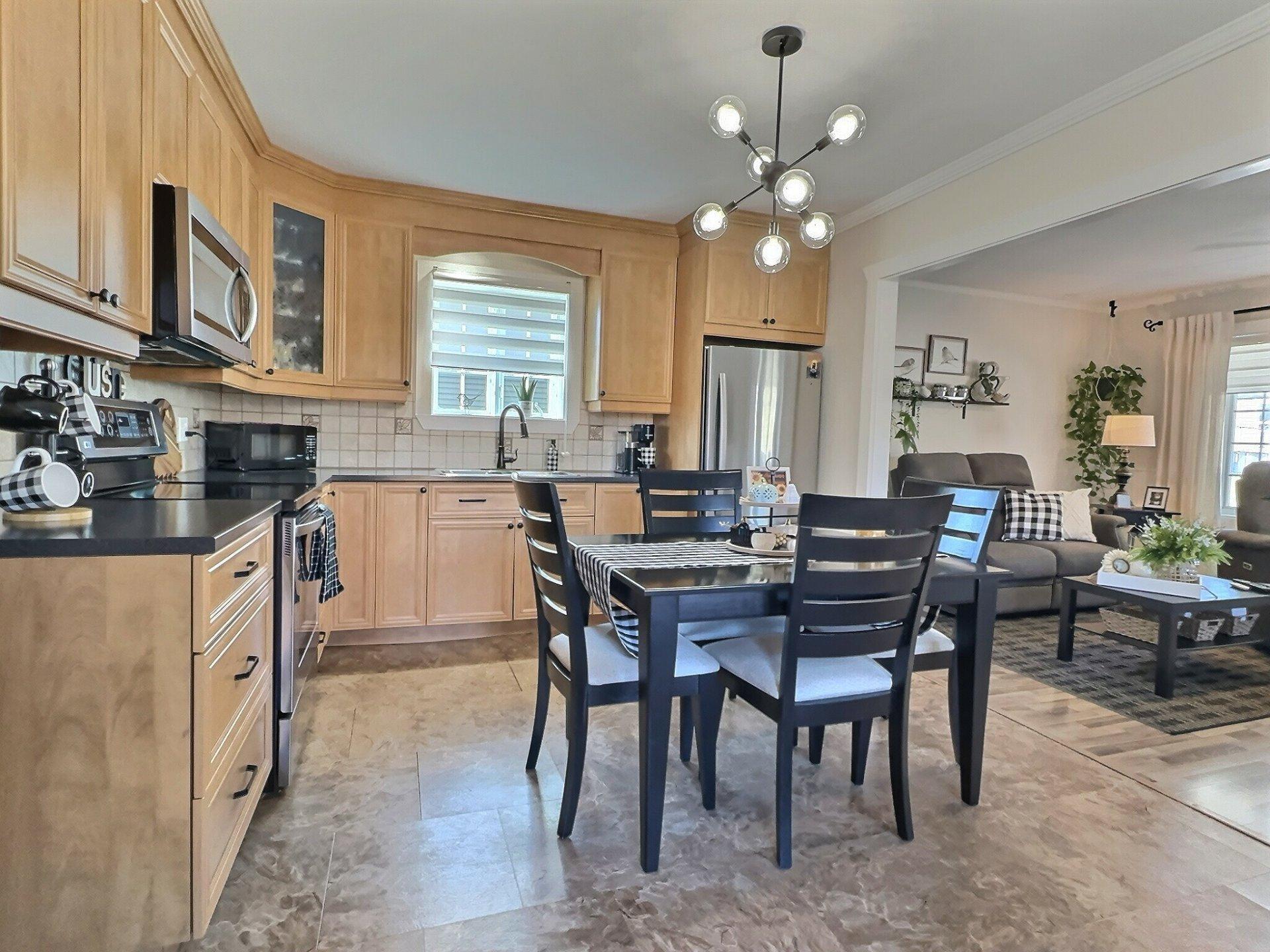 









5


Rue Arpin O.

,
Laverlochère-Angliers,




QC
J0Z2P0

