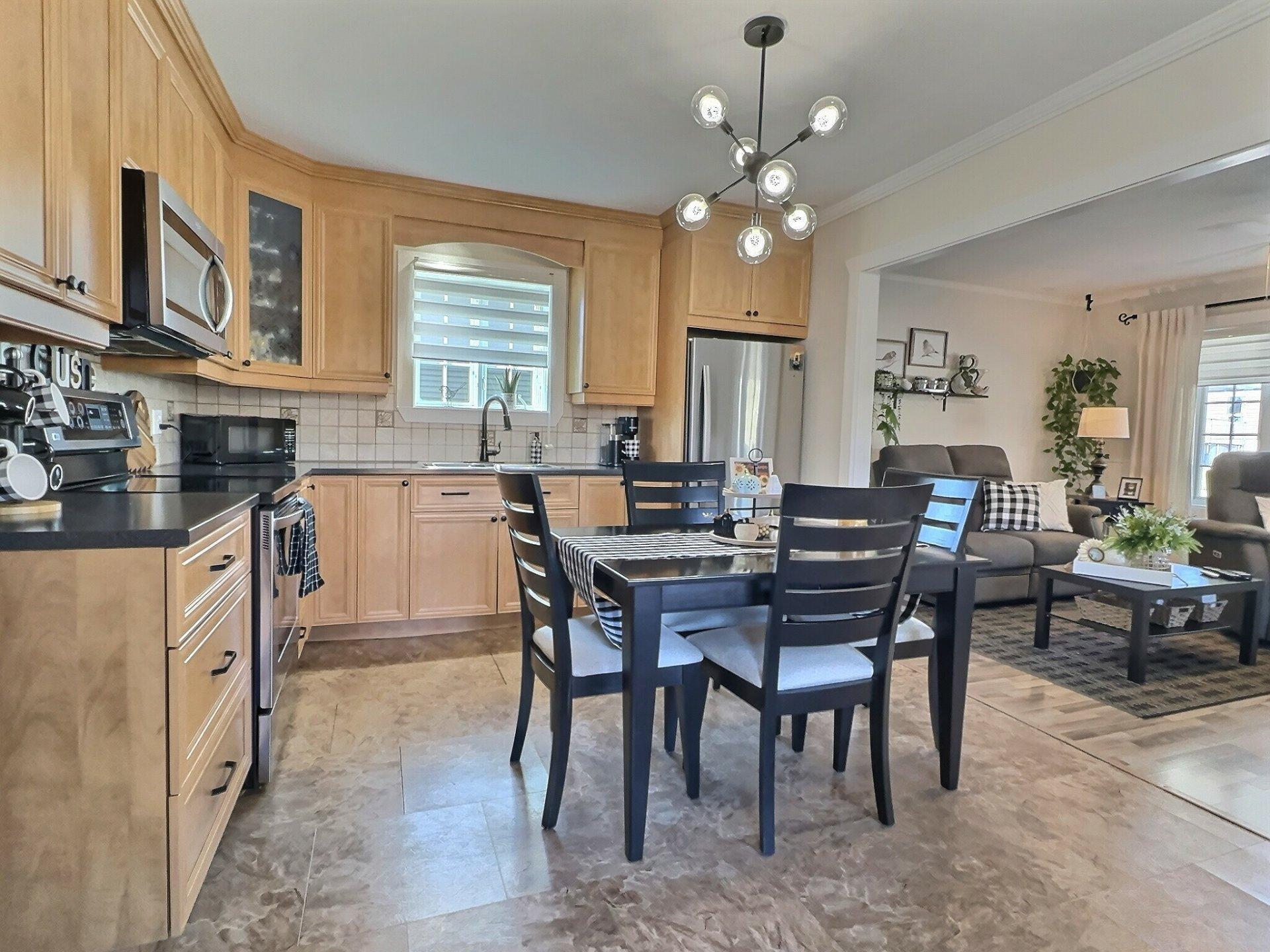 









5


Rue Arpin O.

,
Laverlochère-Angliers,




QC
J0Z2P0

