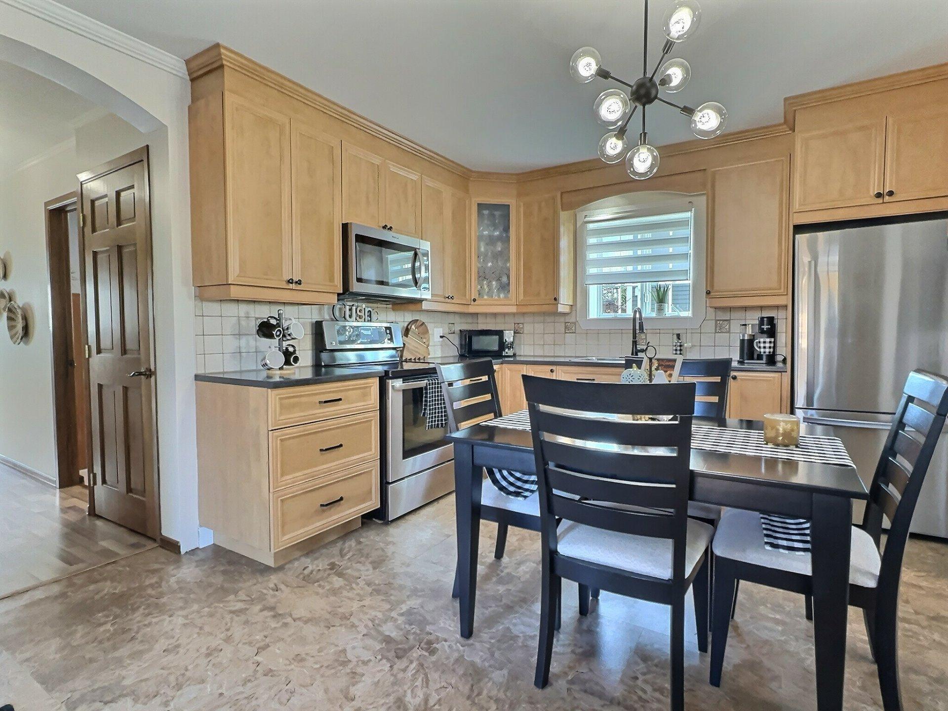 









5


Rue Arpin O.

,
Laverlochère-Angliers,




QC
J0Z2P0

