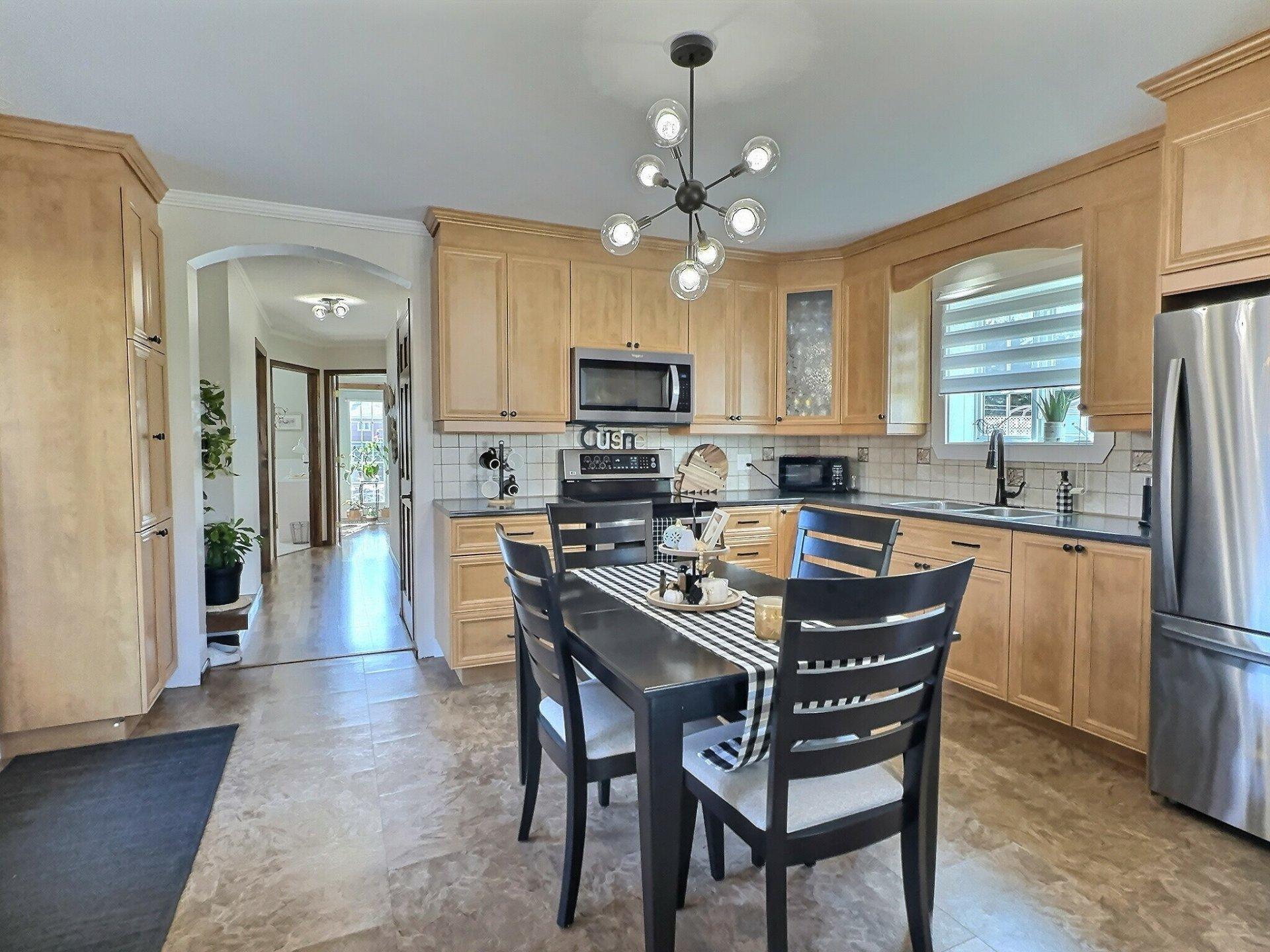 









5


Rue Arpin O.

,
Laverlochère-Angliers,




QC
J0Z2P0

