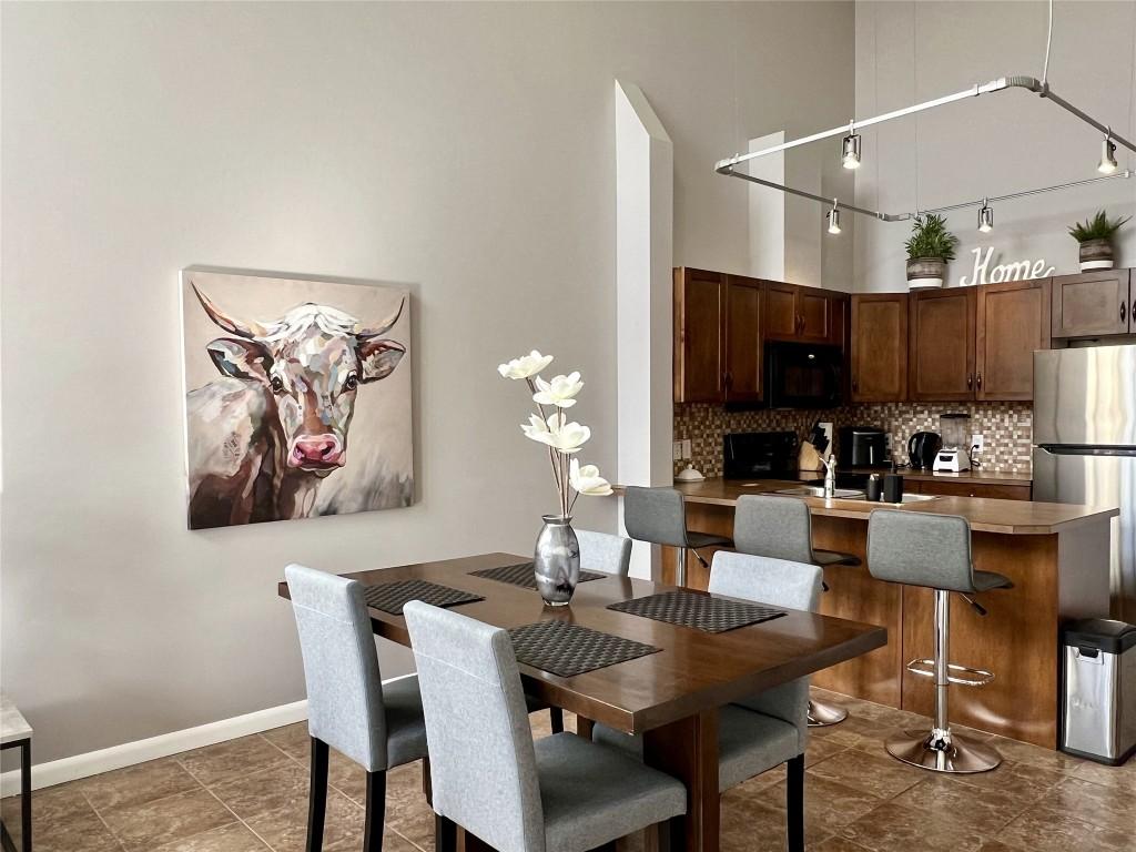 









654


Cook

Road, 633,
Kelowna,




BC
V1W 3G7

