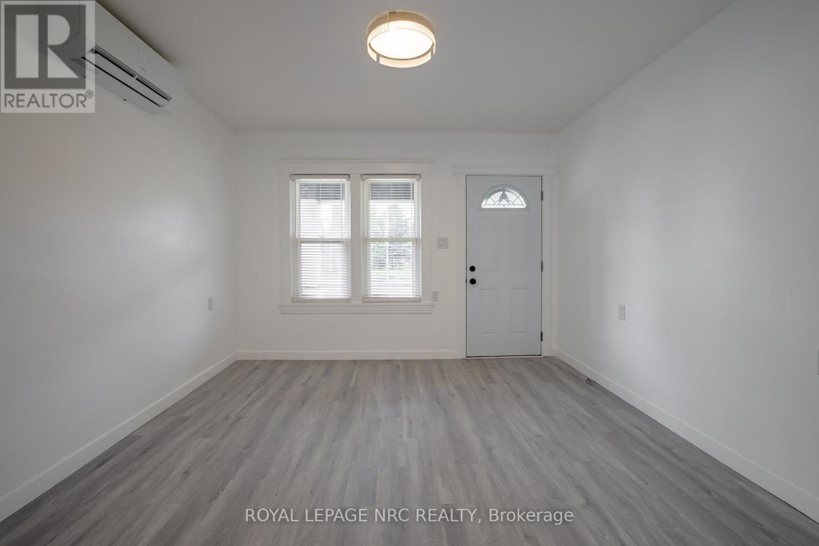 












170 NIAGARA STREET W

,
St. Catharines (E. Chester),




Ontario
L2R4L4

