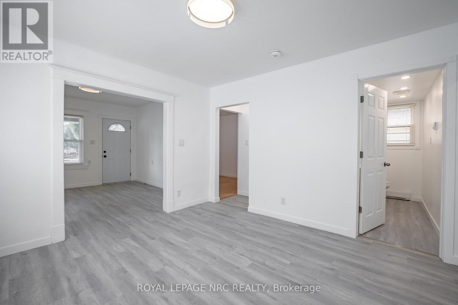 












170 NIAGARA STREET W

,
St. Catharines (E. Chester),




Ontario
L2R4L4

