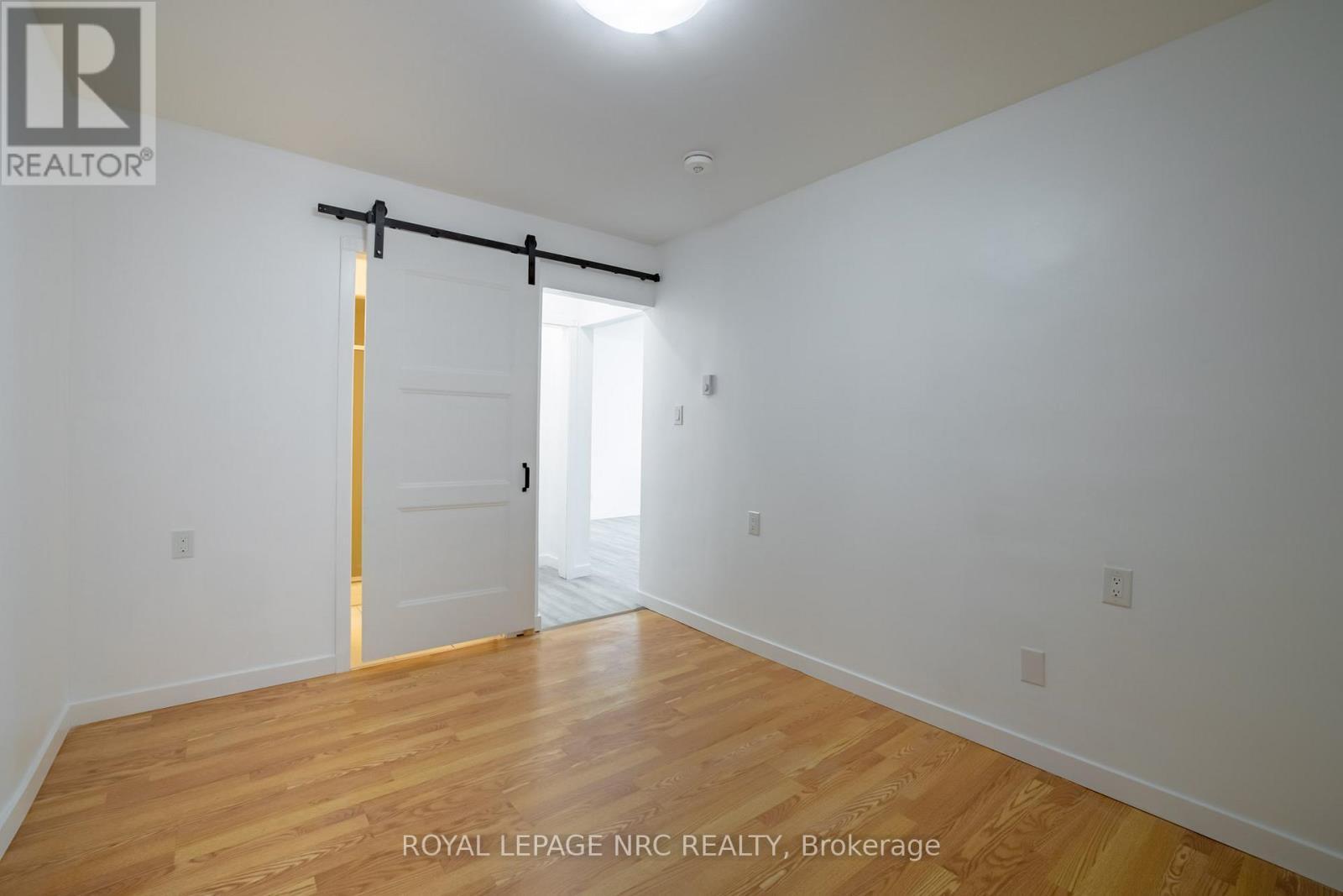 












170 NIAGARA STREET W

,
St. Catharines (E. Chester),




Ontario
L2R4L4

