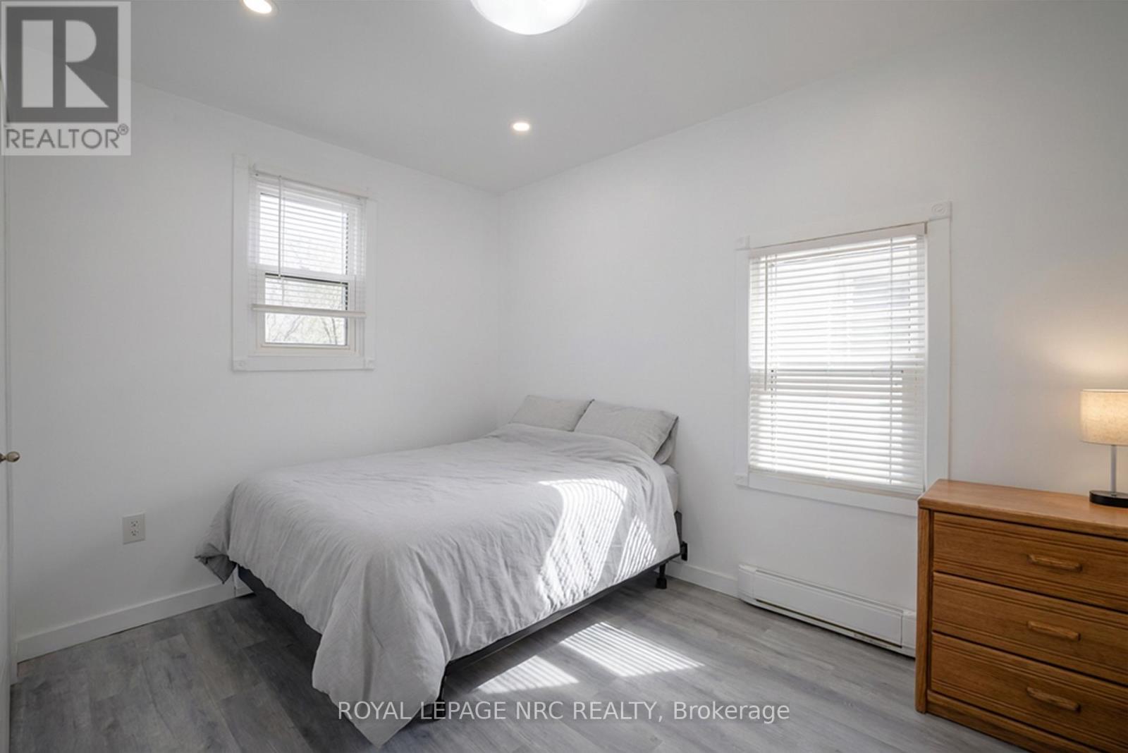 












170 NIAGARA STREET W

,
St. Catharines (E. Chester),




Ontario
L2R4L4

