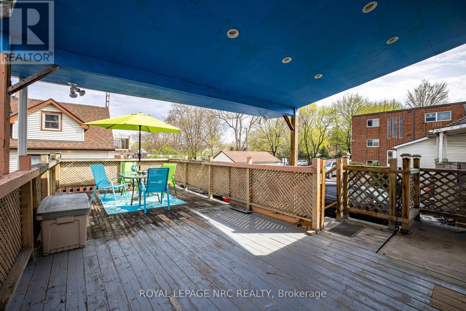 












170 NIAGARA STREET W

,
St. Catharines (E. Chester),




Ontario
L2R4L4

