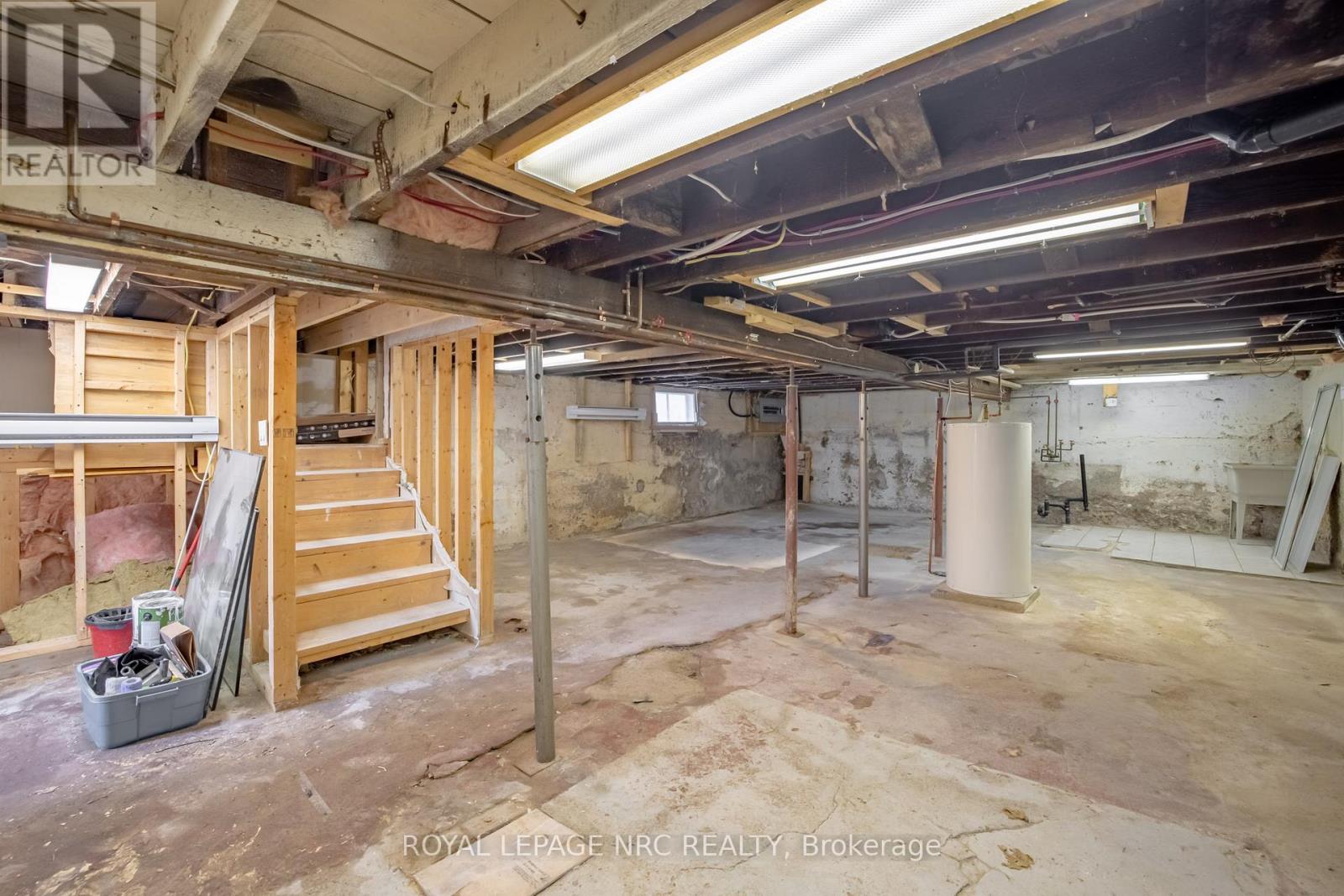 












170 NIAGARA STREET W

,
St. Catharines (E. Chester),




Ontario
L2R4L4

