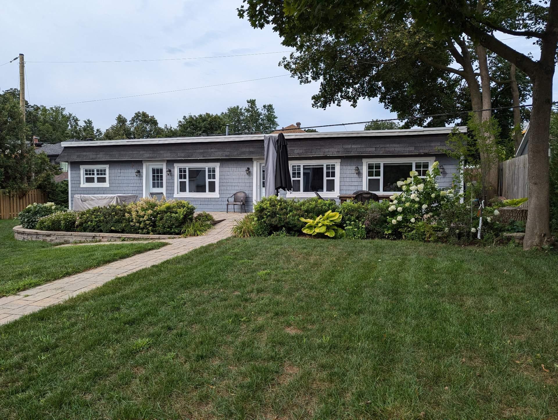 









18A


Av. du Golf

,
Pointe-Claire,




QC
H9S4N5

