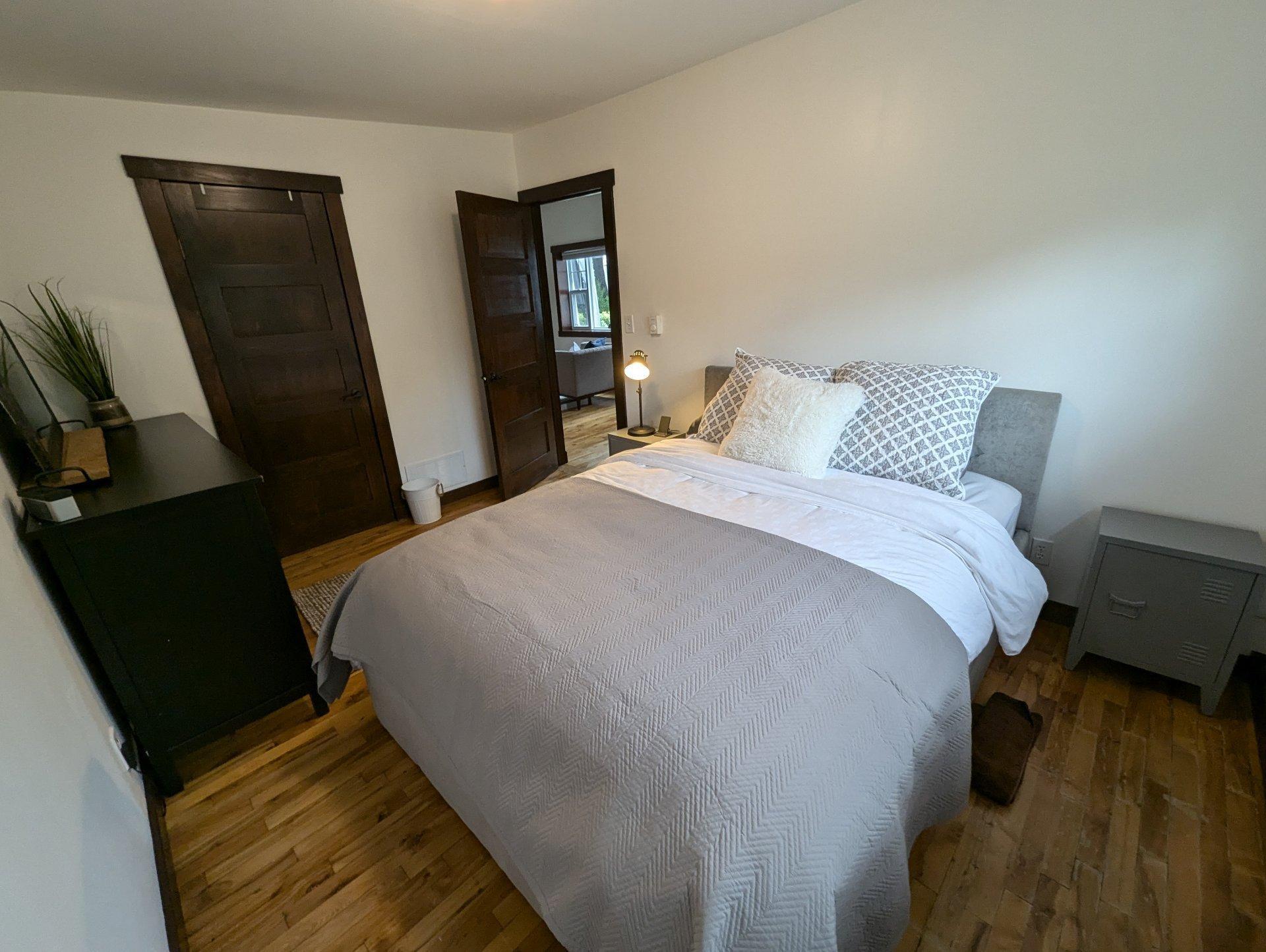 









18A


Av. du Golf

,
Pointe-Claire,




QC
H9S4N5

