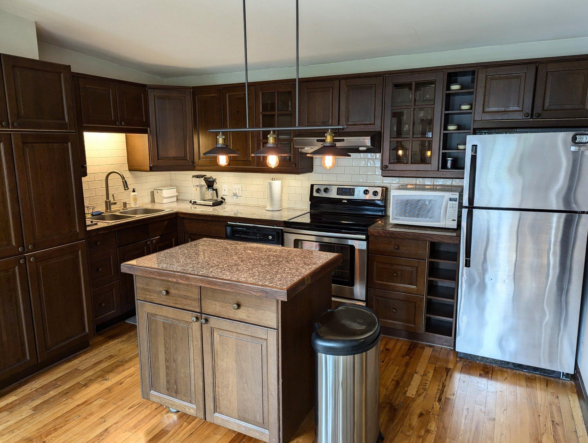 









18A


Av. du Golf

,
Pointe-Claire,




QC
H9S4N5

