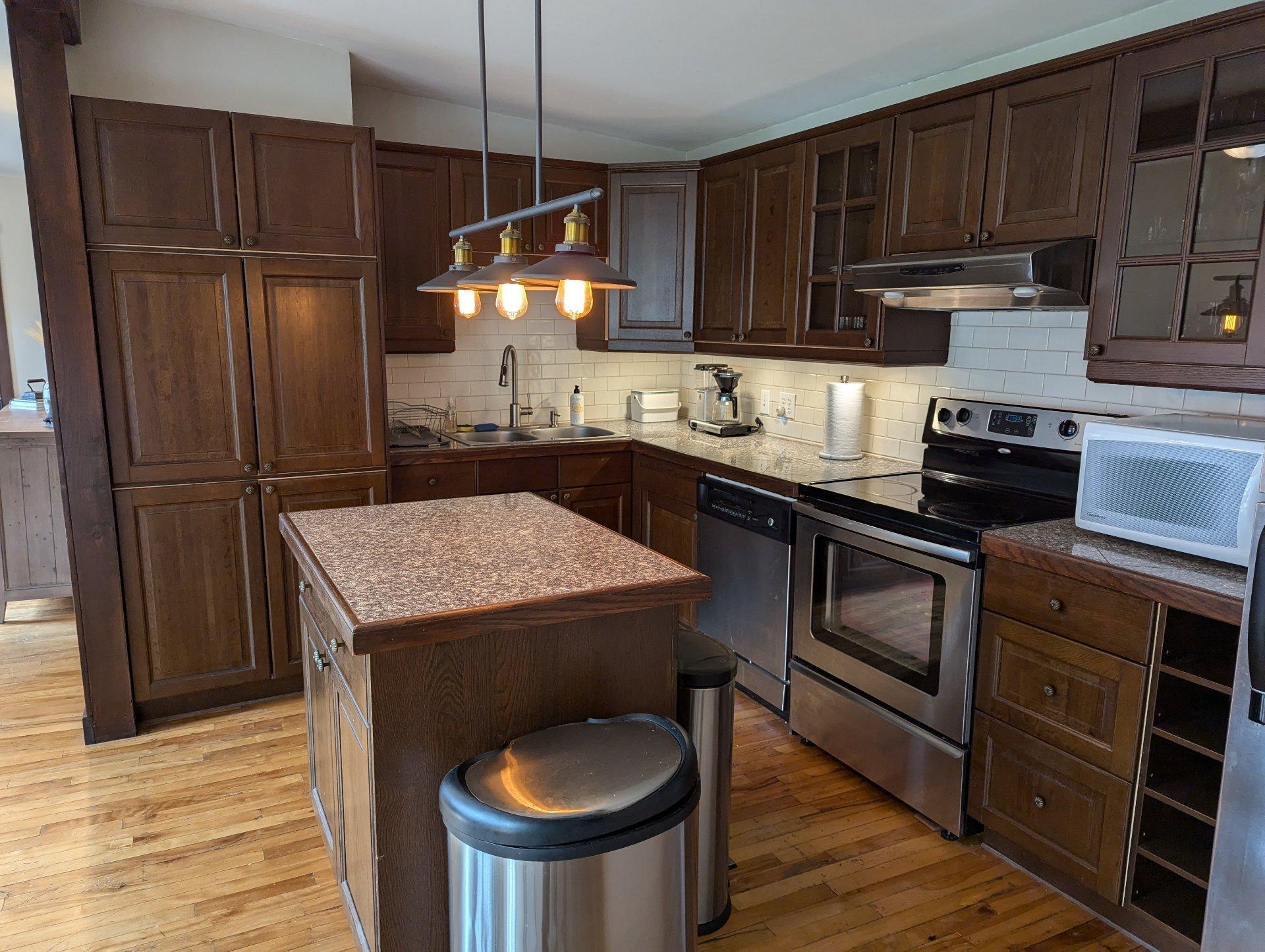 









18A


Av. du Golf

,
Pointe-Claire,




QC
H9S4N5

