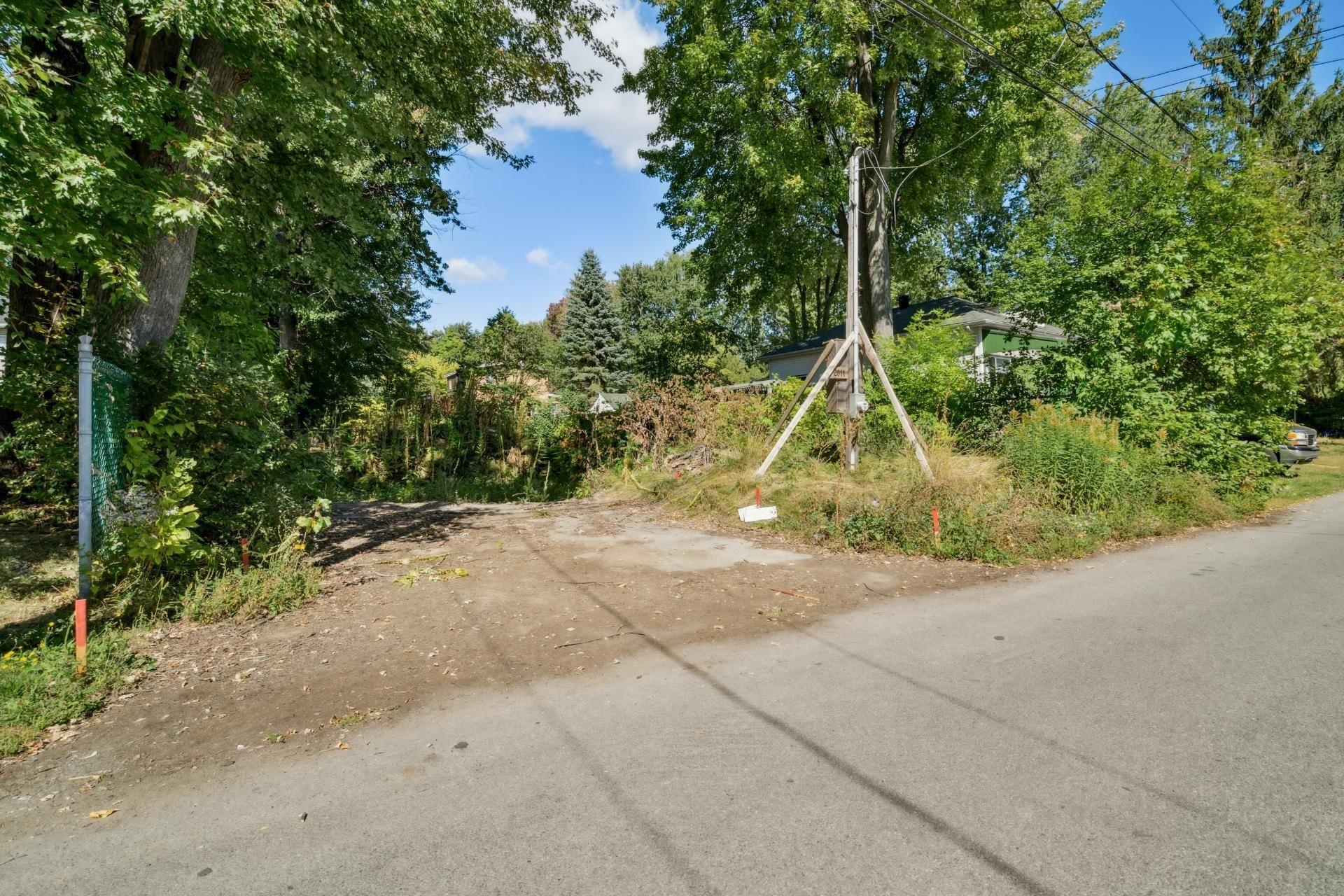 









2011


24e Rue

,
Laval (Laval-Ouest),







QC
H7R2K1

