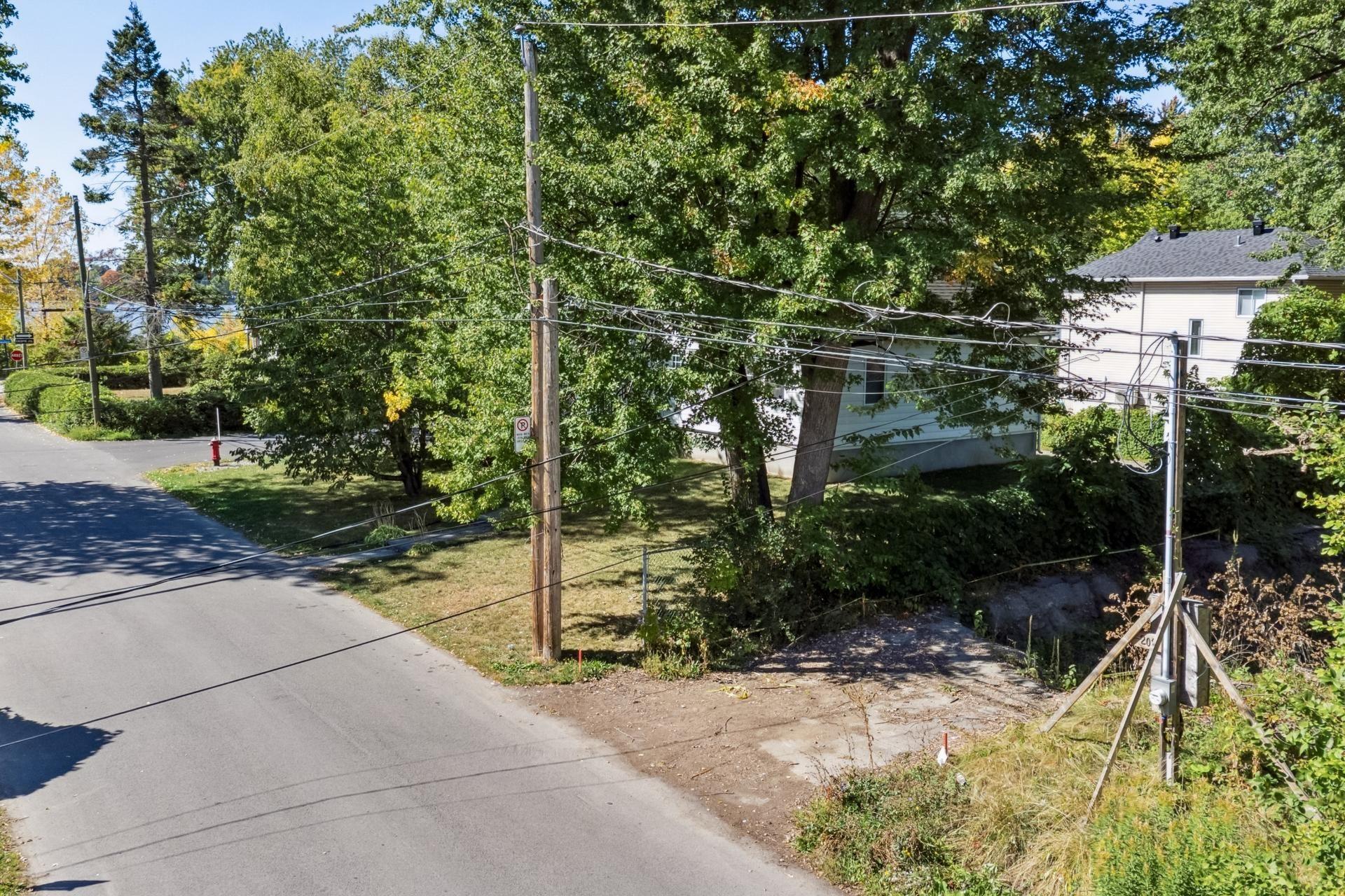 









2011


24e Rue

,
Laval (Laval-Ouest),







QC
H7R2K1

