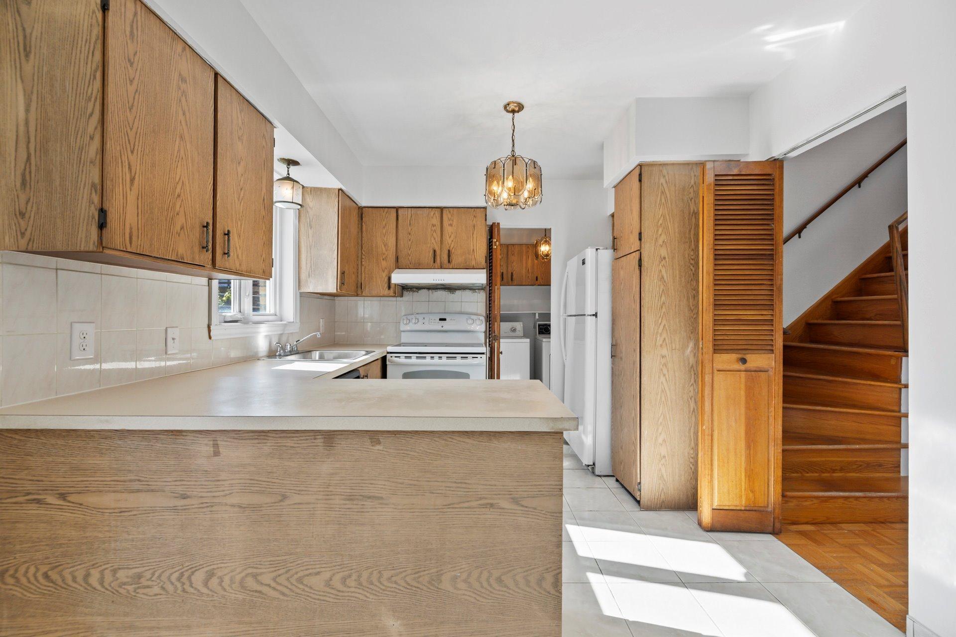 









1535


Rue Plaisance

,
Brossard,




QC
J4W3B4

