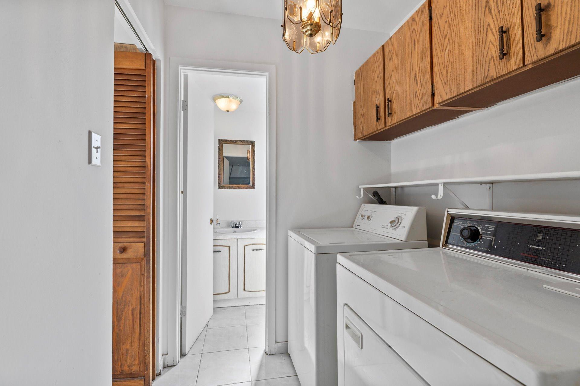 









1535


Rue Plaisance

,
Brossard,




QC
J4W3B4

