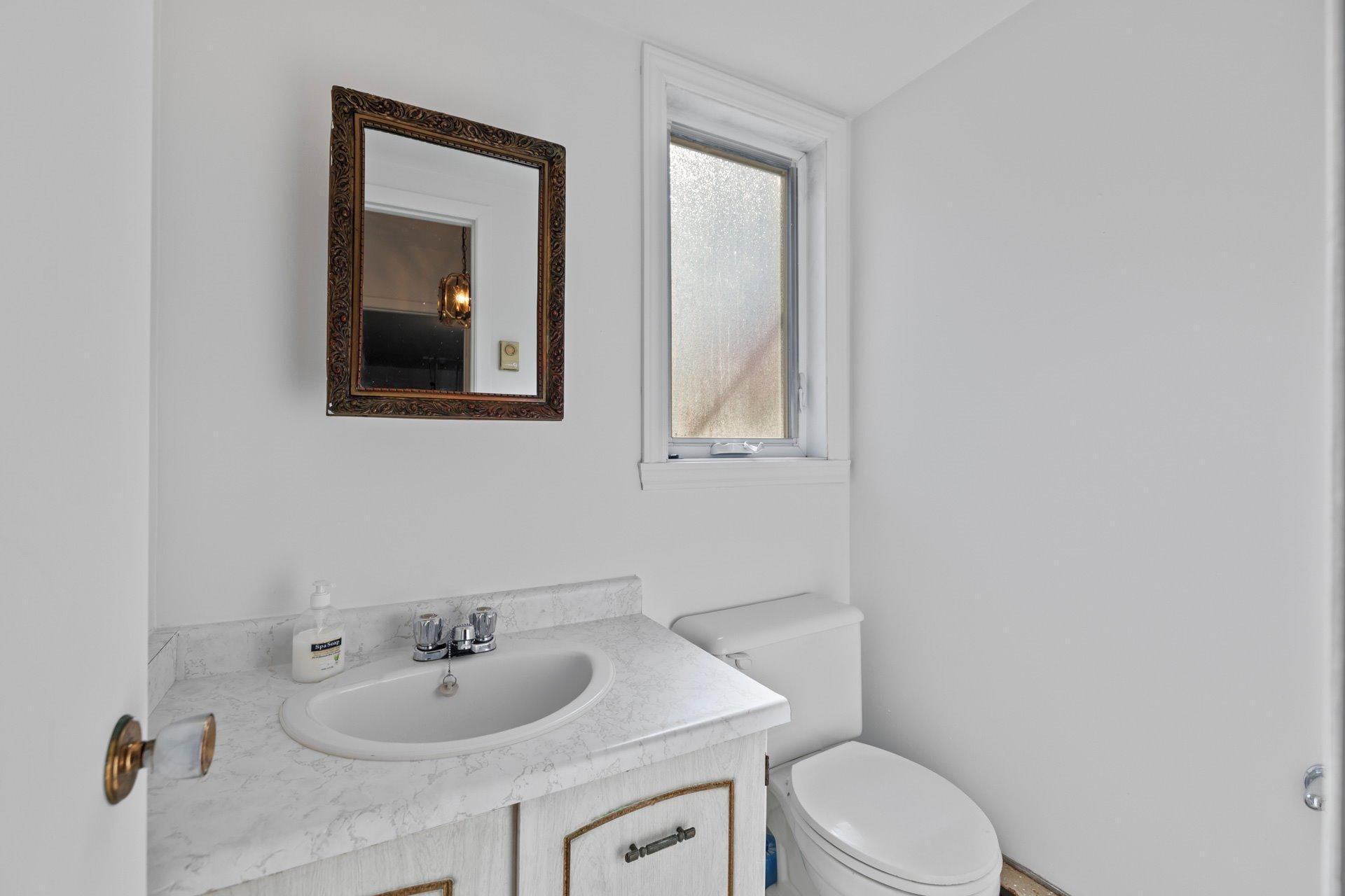 









1535


Rue Plaisance

,
Brossard,




QC
J4W3B4

