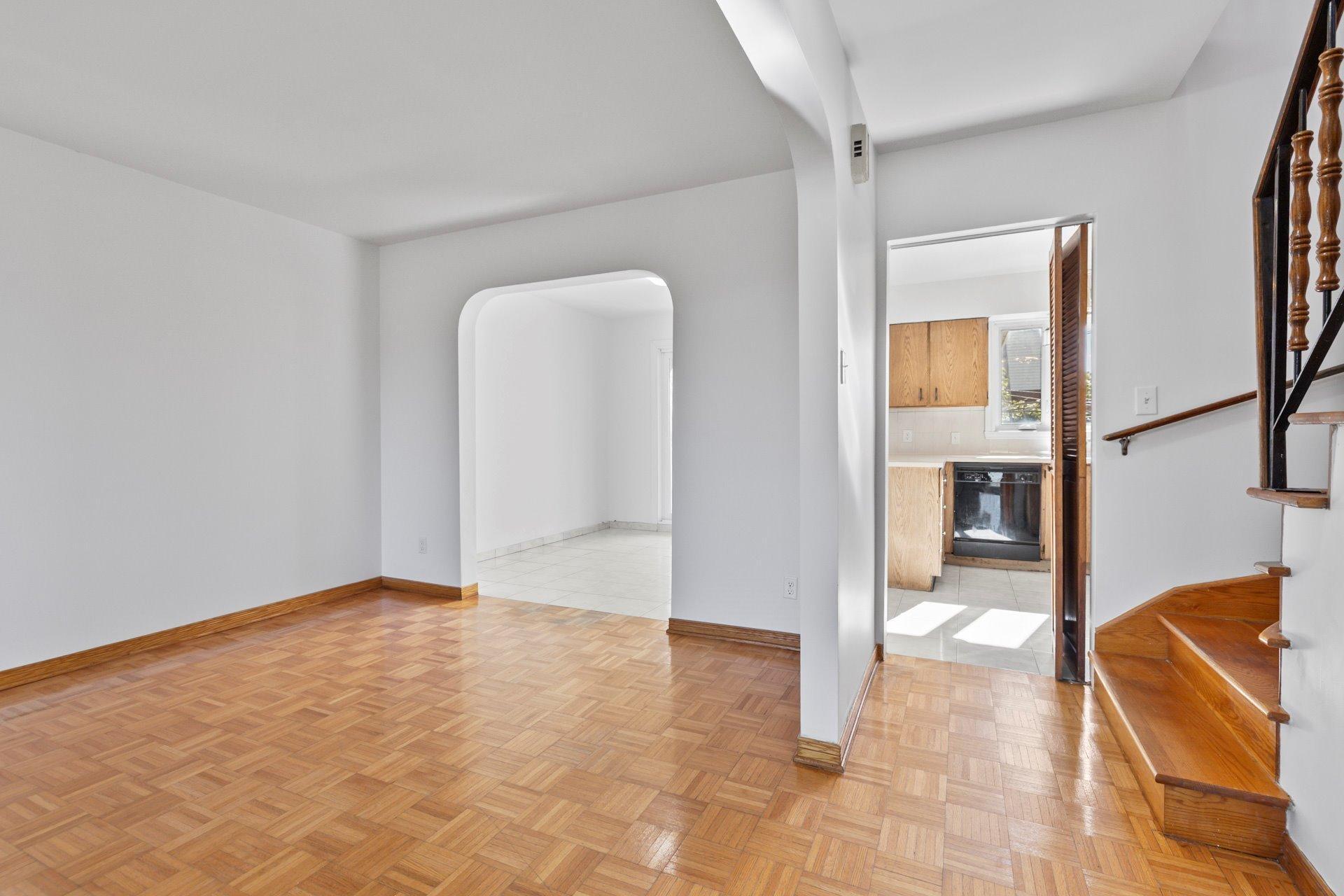 









1535


Rue Plaisance

,
Brossard,




QC
J4W3B4

