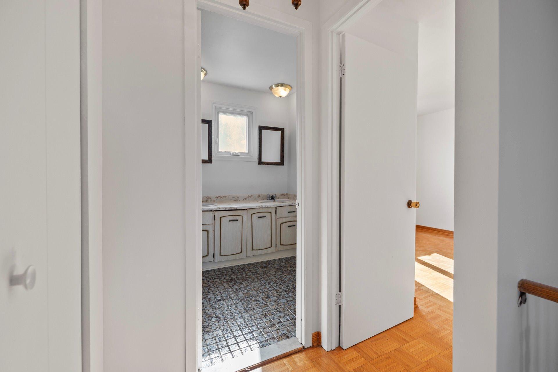 









1535


Rue Plaisance

,
Brossard,




QC
J4W3B4

