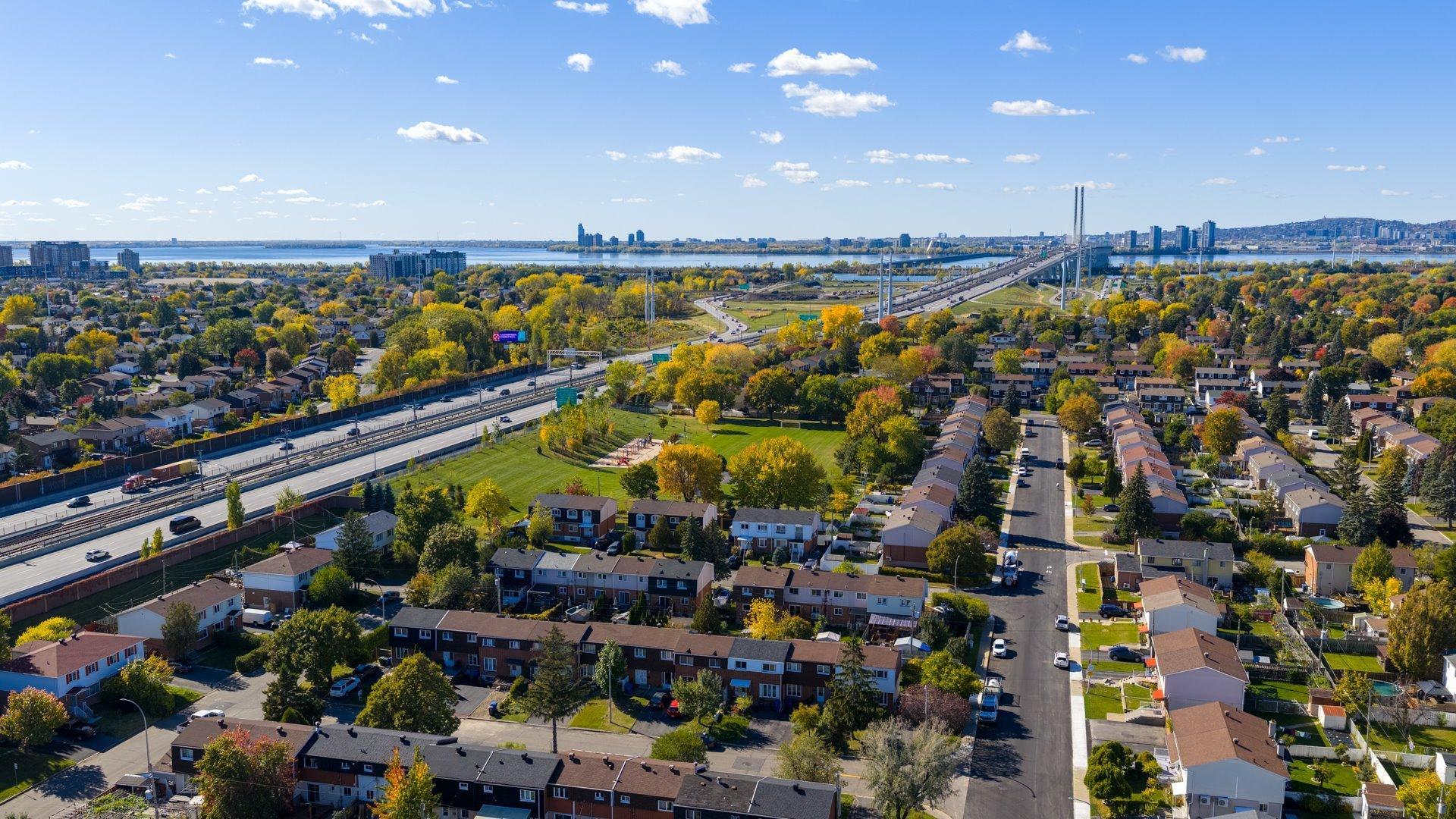 









1535


Rue Plaisance

,
Brossard,




QC
J4W3B4

