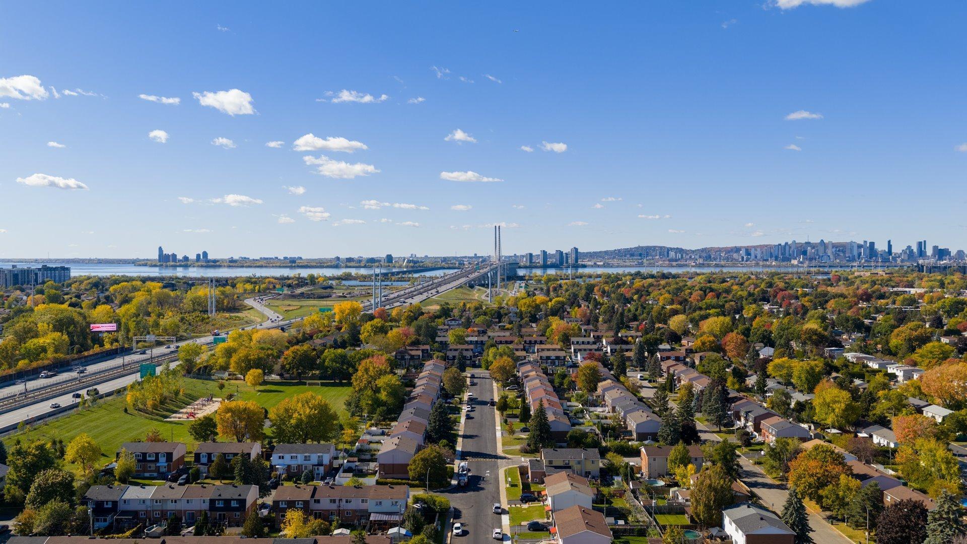 









1535


Rue Plaisance

,
Brossard,




QC
J4W3B4

