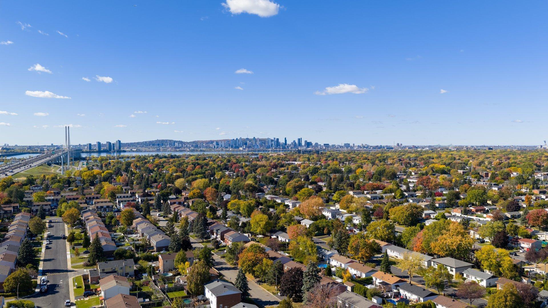 









1535


Rue Plaisance

,
Brossard,




QC
J4W3B4

