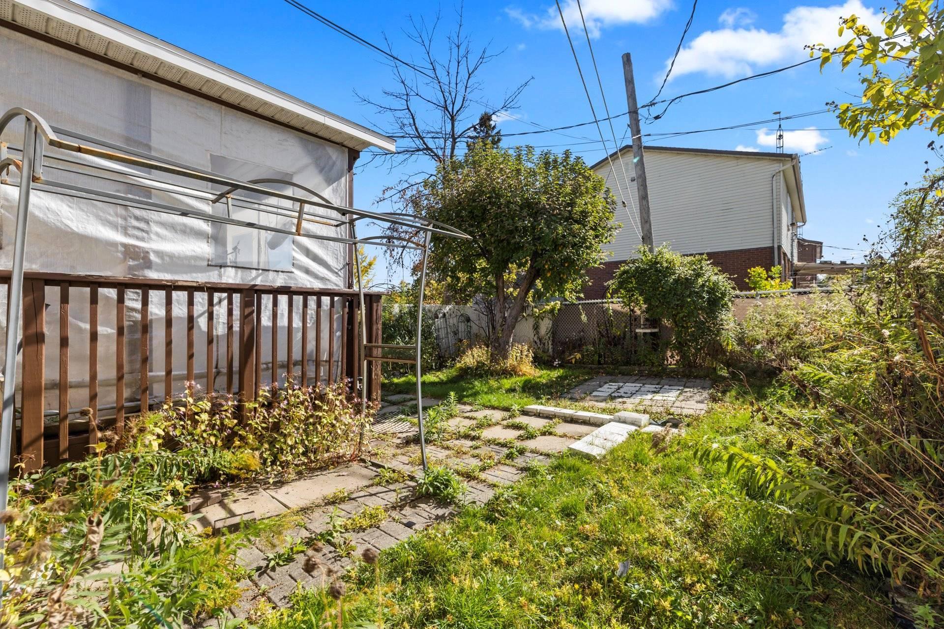 









1535


Rue Plaisance

,
Brossard,




QC
J4W3B4

