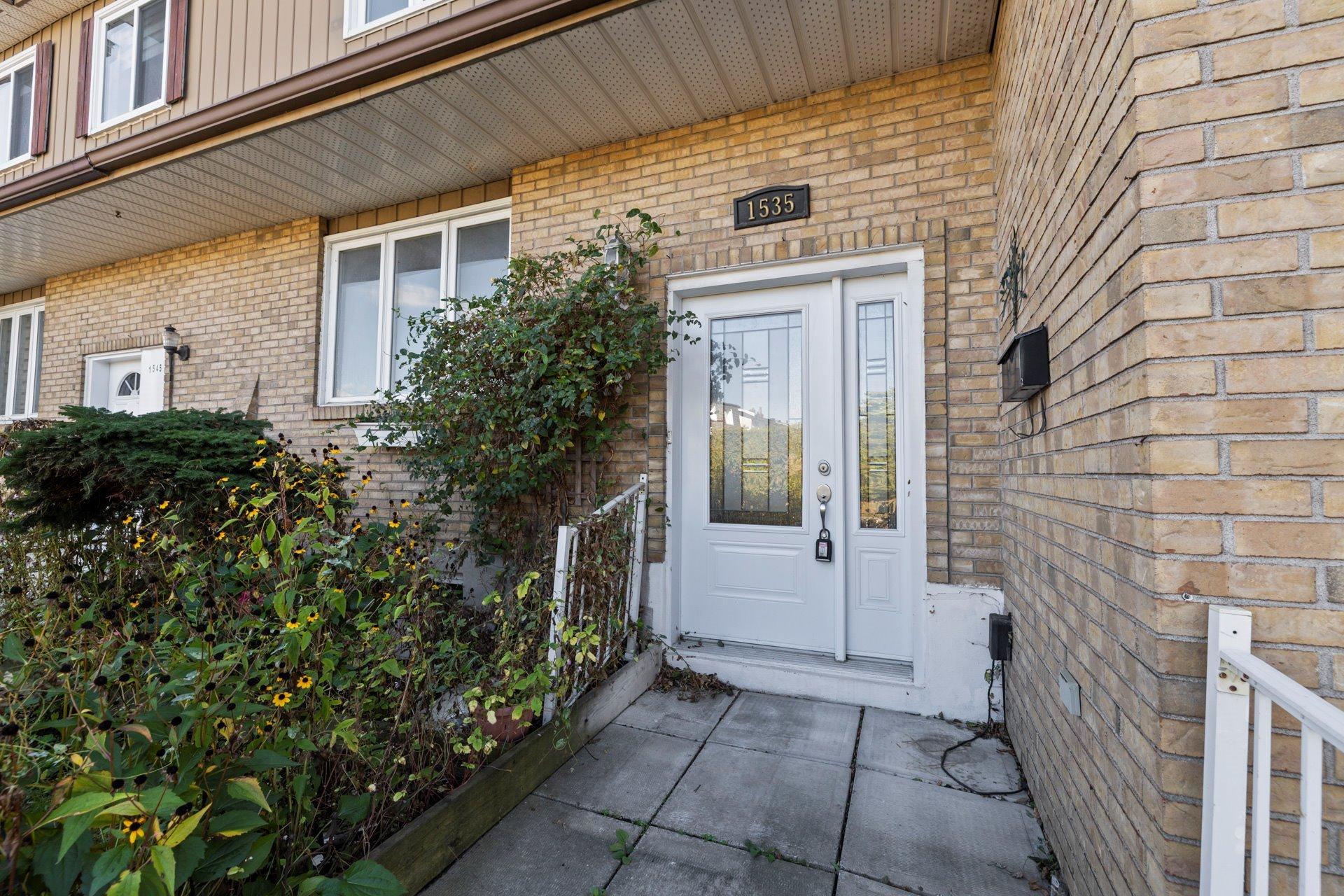 









1535


Rue Plaisance

,
Brossard,




QC
J4W3B4

