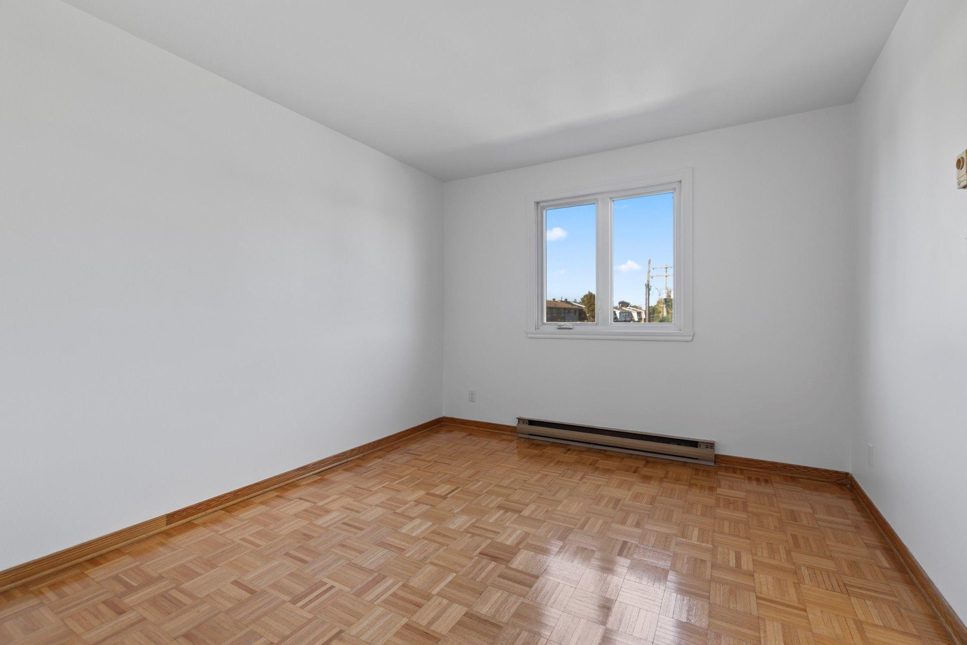 









1535


Rue Plaisance

,
Brossard,




QC
J4W3B4

