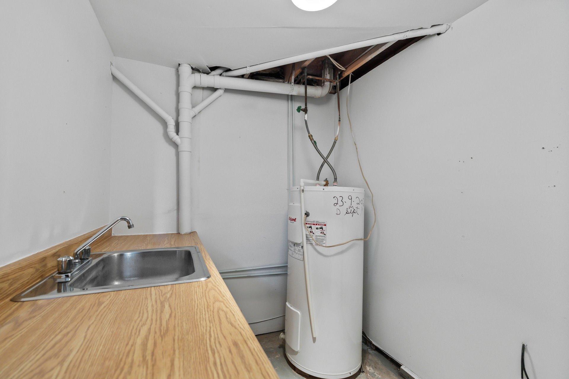 









1535


Rue Plaisance

,
Brossard,




QC
J4W3B4

