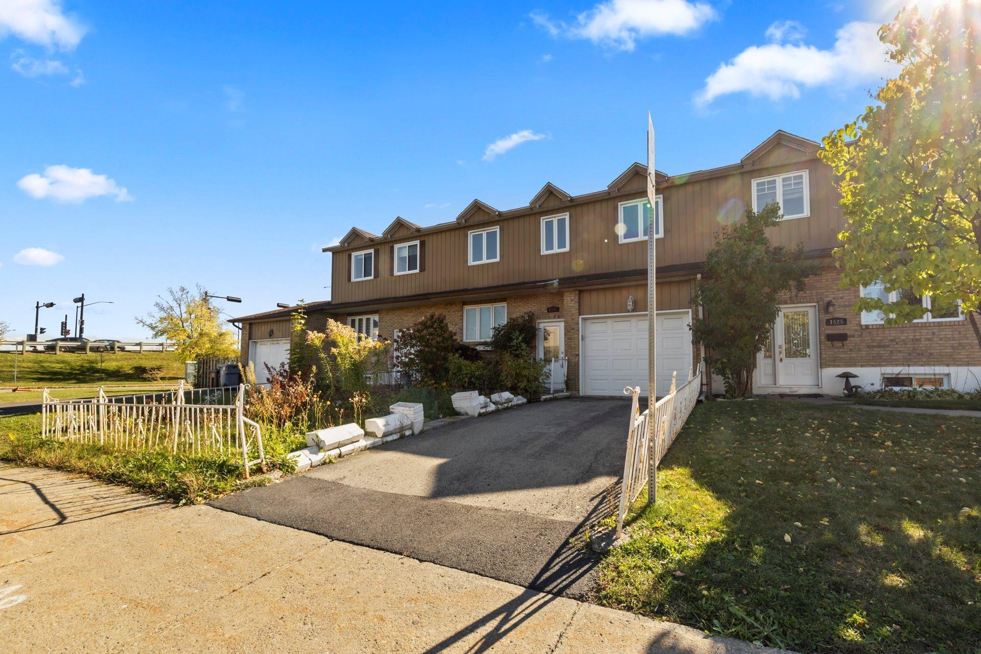 









1535


Rue Plaisance

,
Brossard,




QC
J4W3B4

