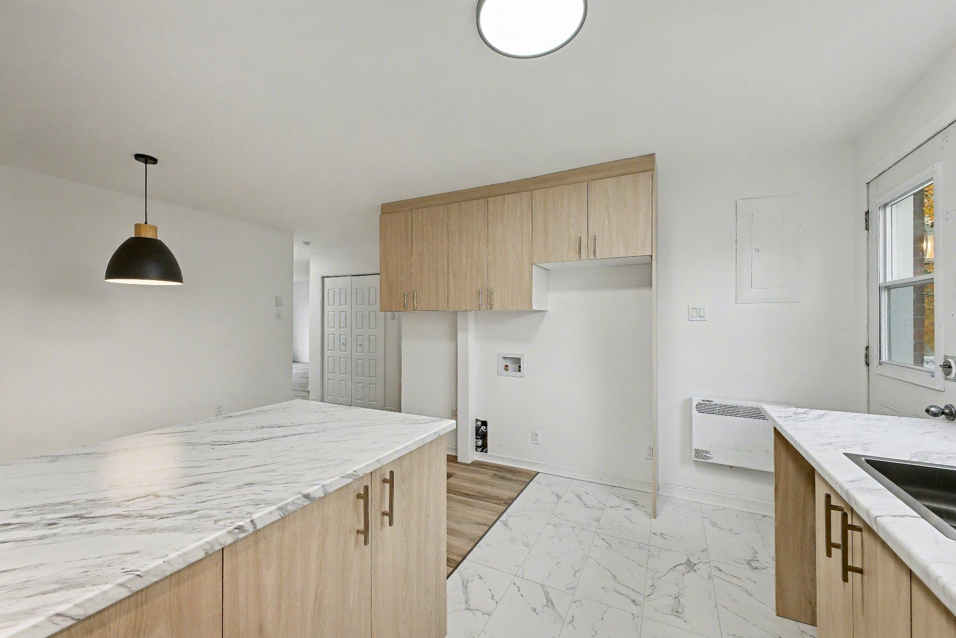 









158

 - 162


Boul. Seigneurial O.

,
Saint-Bruno-de-Montarville,




QC
J3V2H3

