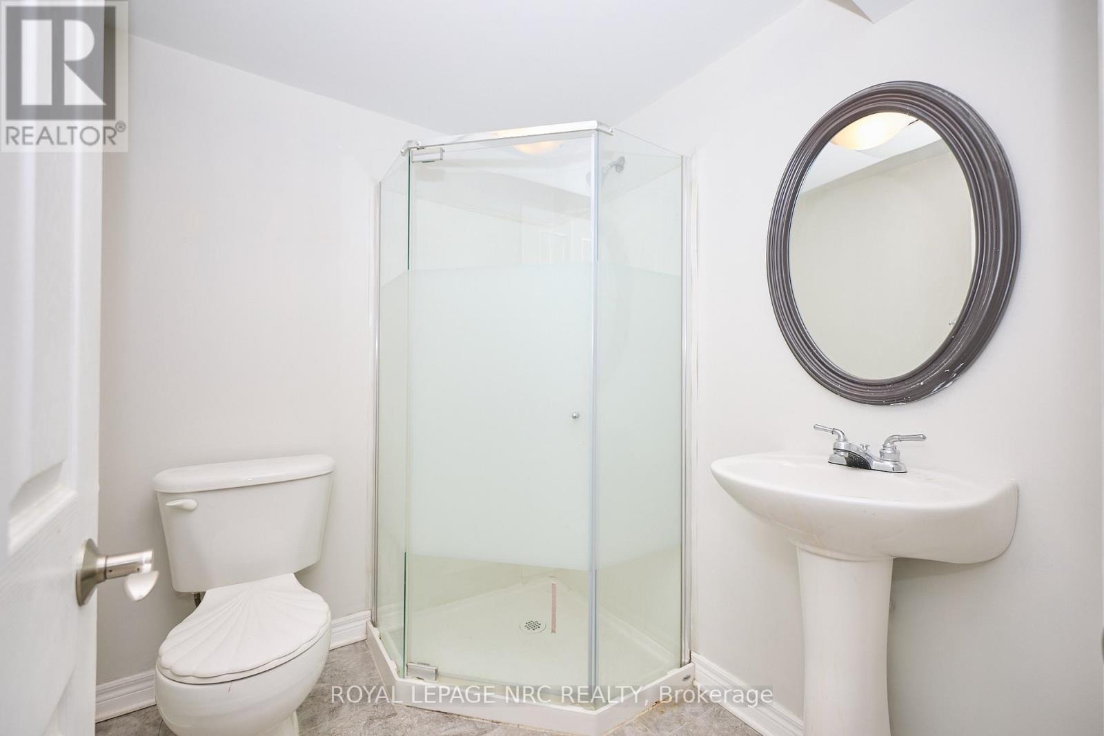 












10 FAIRBURN AVENUE

,
St. Catharines (Burleigh Hill),




Ontario
L2T1B2

