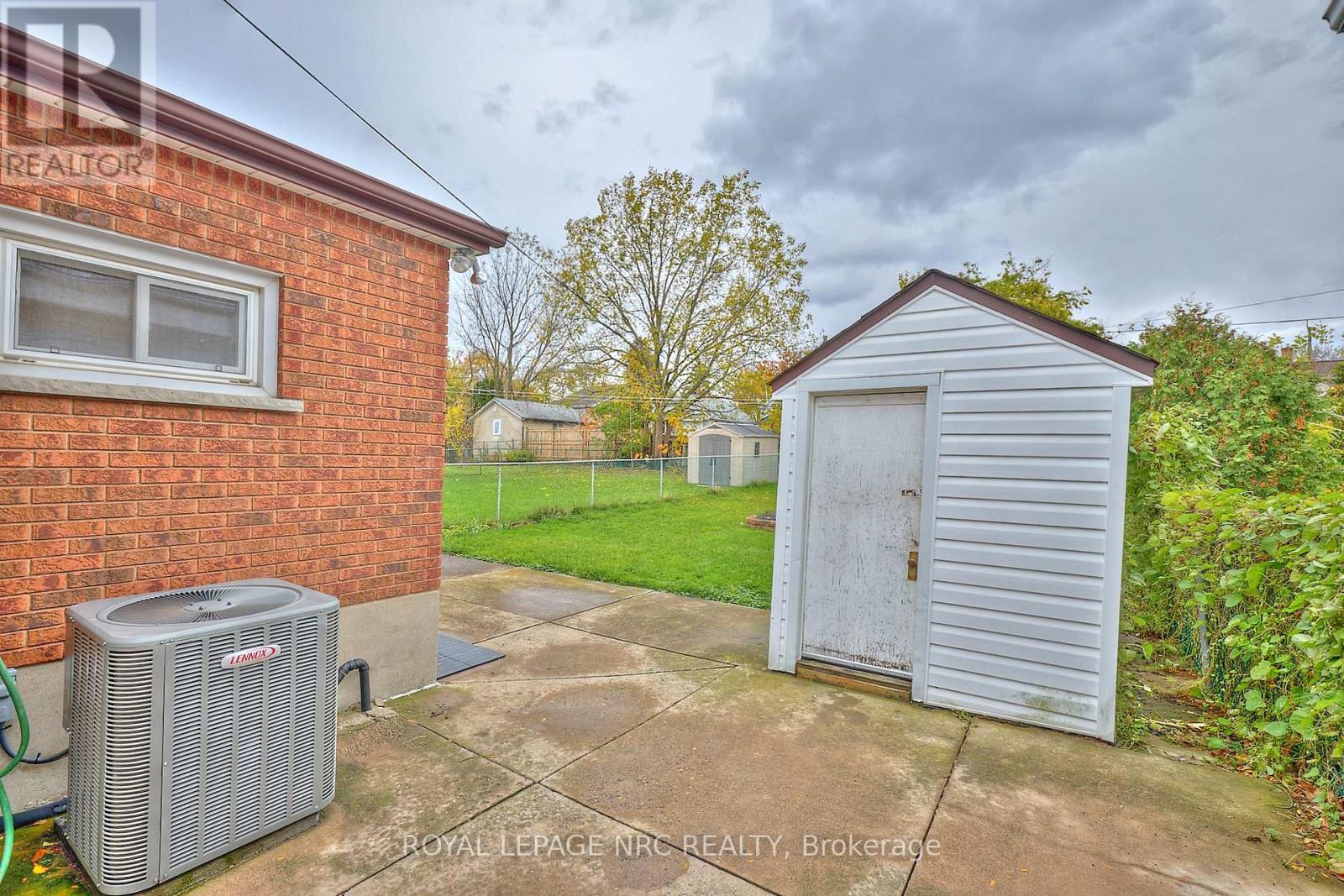 












10 FAIRBURN AVENUE

,
St. Catharines (Burleigh Hill),




Ontario
L2T1B2

