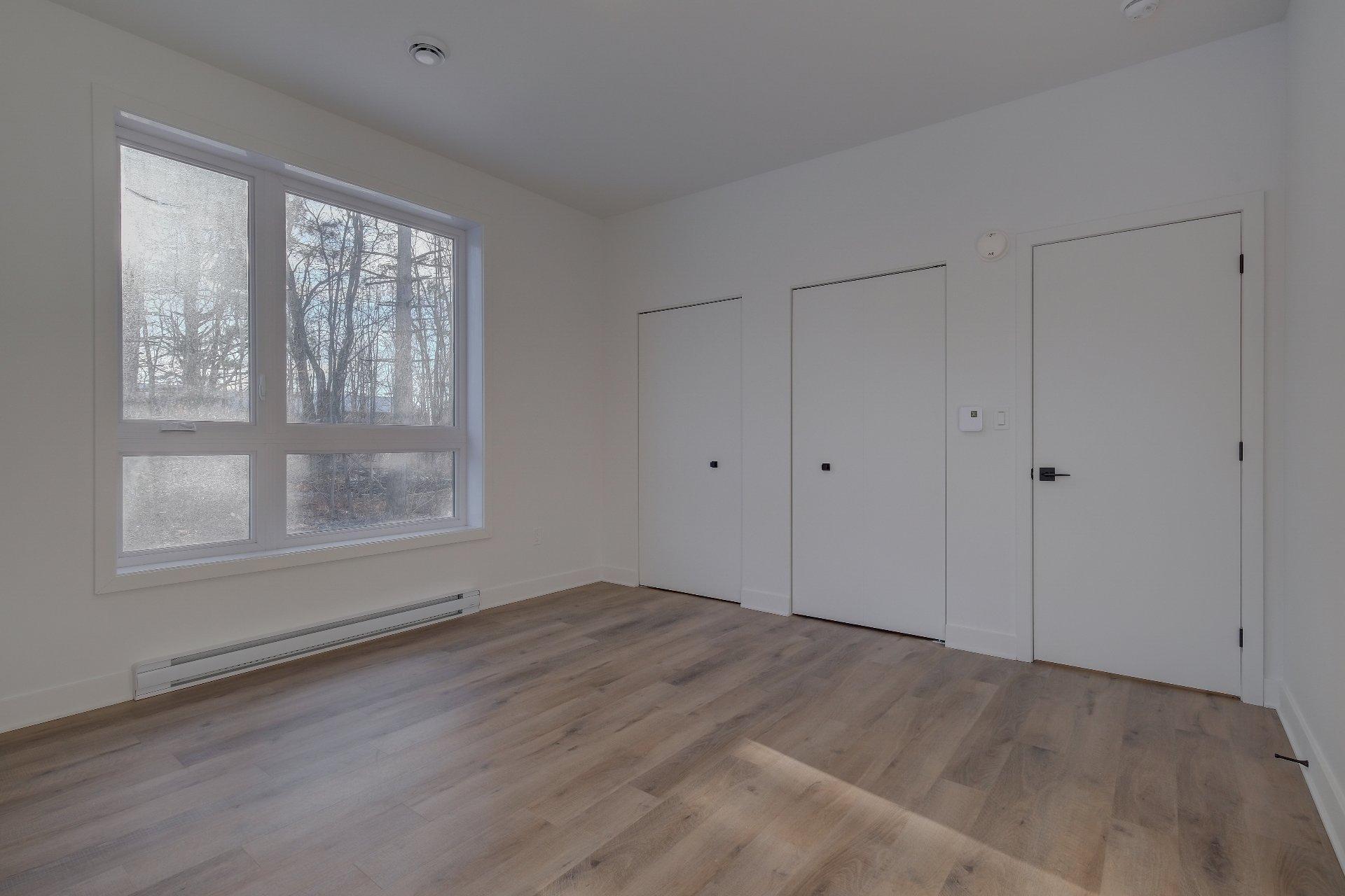 









2010


Rue De Chambly

, 304,
Saint-Bruno-de-Montarville,




QC
J3V0E5

