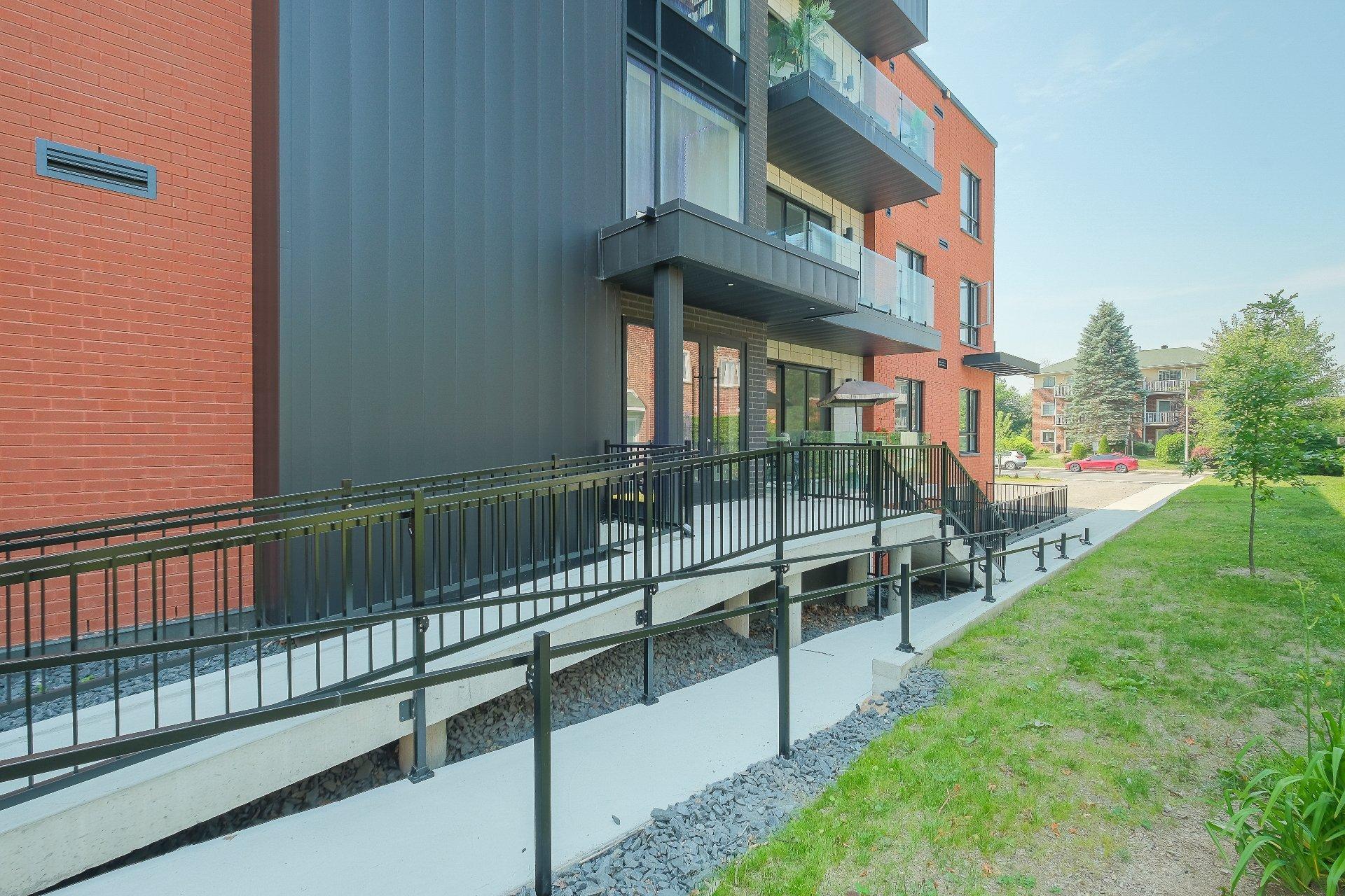 









2010


Rue De Chambly

, 304,
Saint-Bruno-de-Montarville,




QC
J3V0E5

