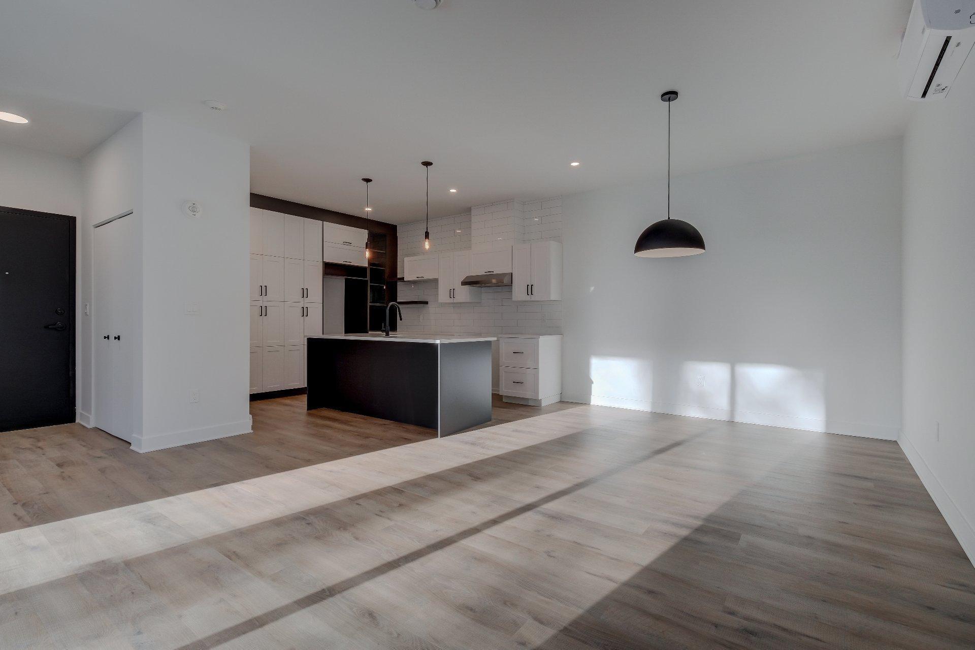 









2010


Rue De Chambly

, 304,
Saint-Bruno-de-Montarville,




QC
J3V0E5

