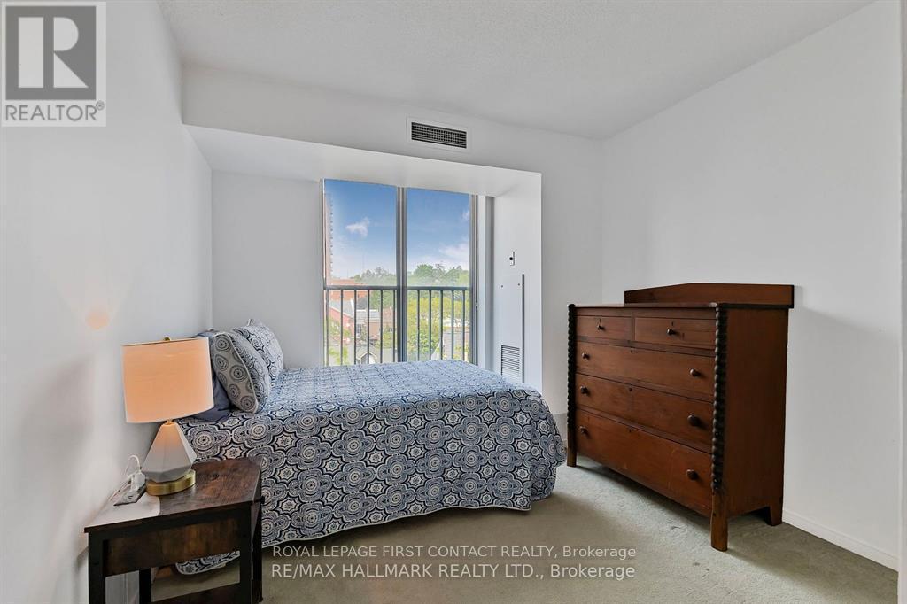 












811 - 150 DUNLOP STREET E

,
Barrie,




Ontario
L4M6H1

