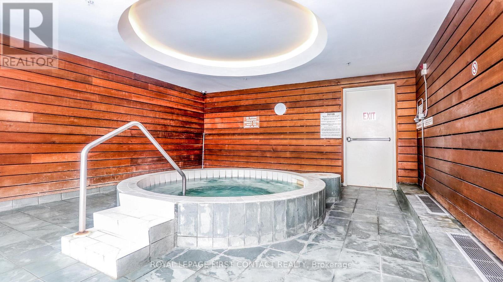 












811 - 150 DUNLOP STREET E

,
Barrie,




Ontario
L4M6H1

