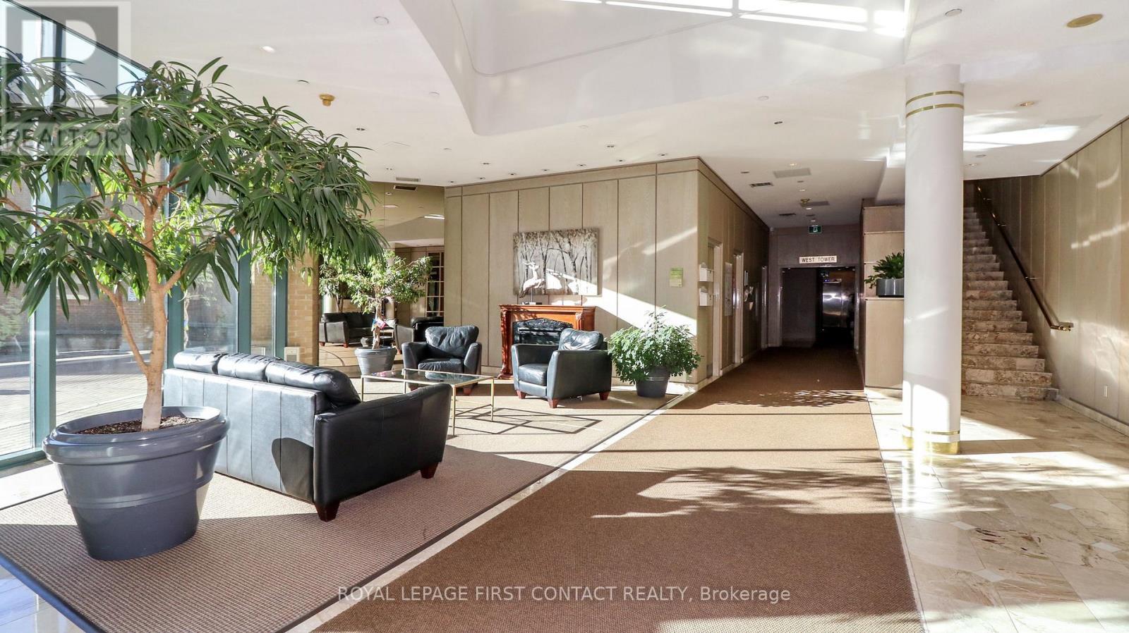 












811 - 150 DUNLOP STREET E

,
Barrie,




Ontario
L4M6H1

