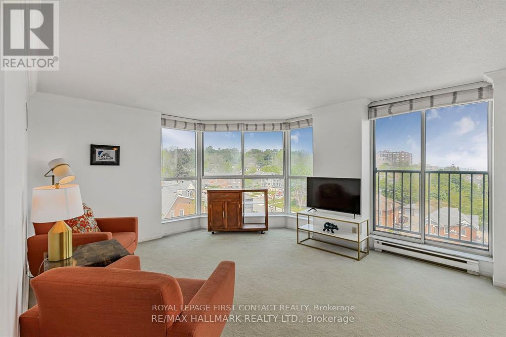 












811 - 150 DUNLOP STREET E

,
Barrie,




Ontario
L4M6H1

