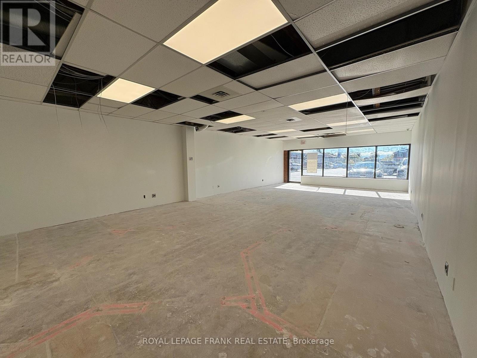 












8 - 400 KING STREET W

,
Oshawa (McLaughlin),




Ontario
L1J2J9

