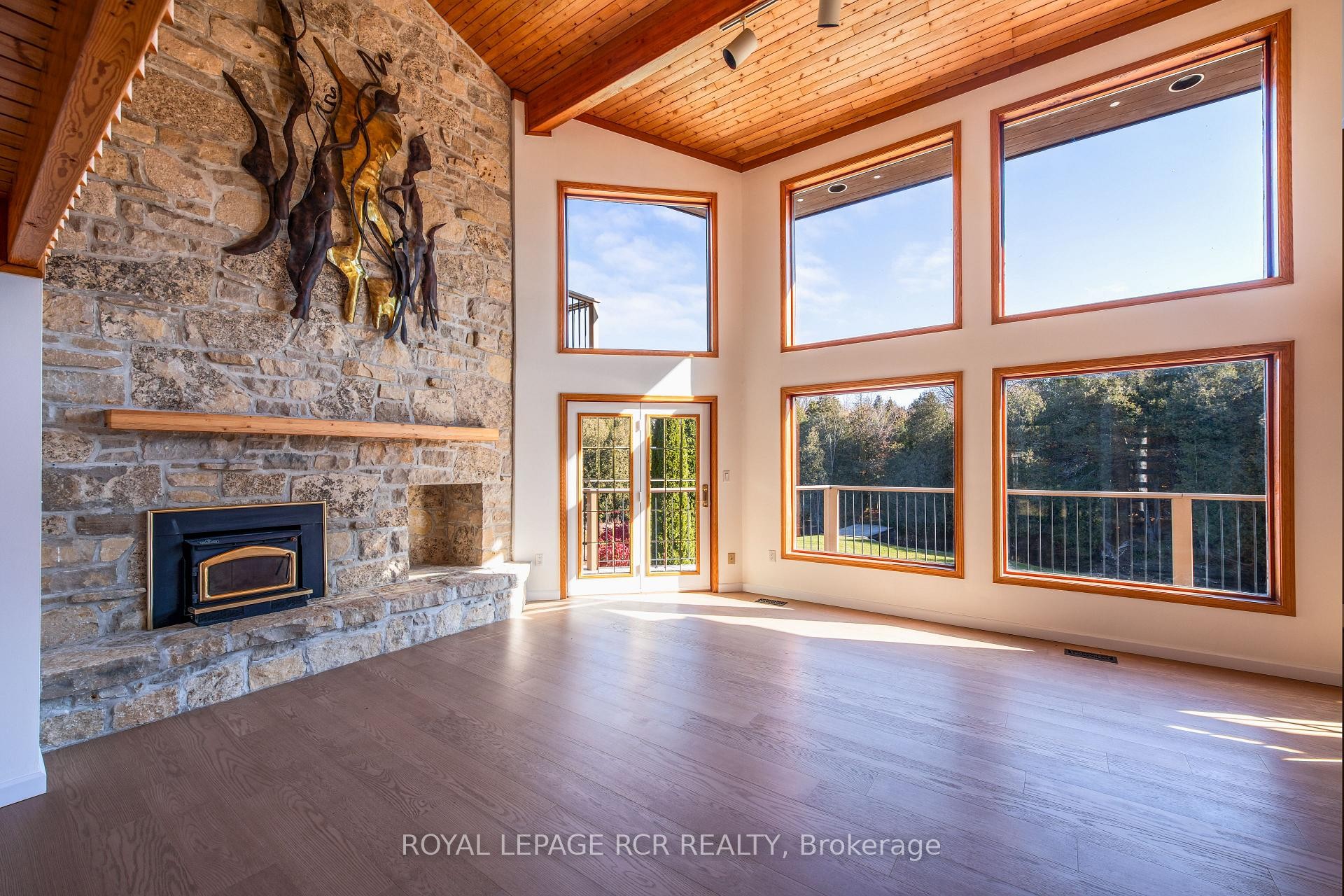 









674189


Hurontario

Street,
Mono,







ON
L9W 5R9

