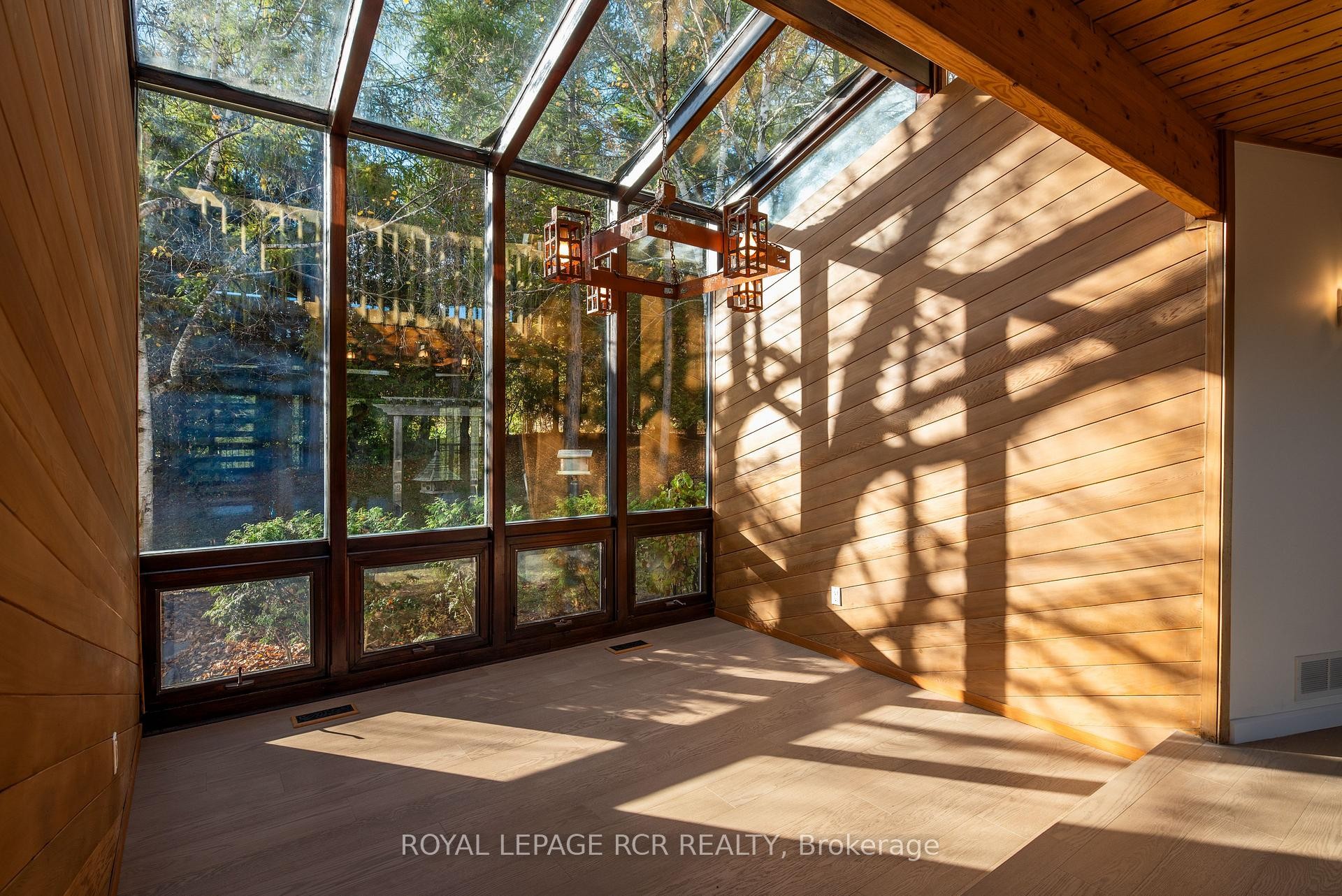 









674189


Hurontario

Street,
Mono,







ON
L9W 5R9

