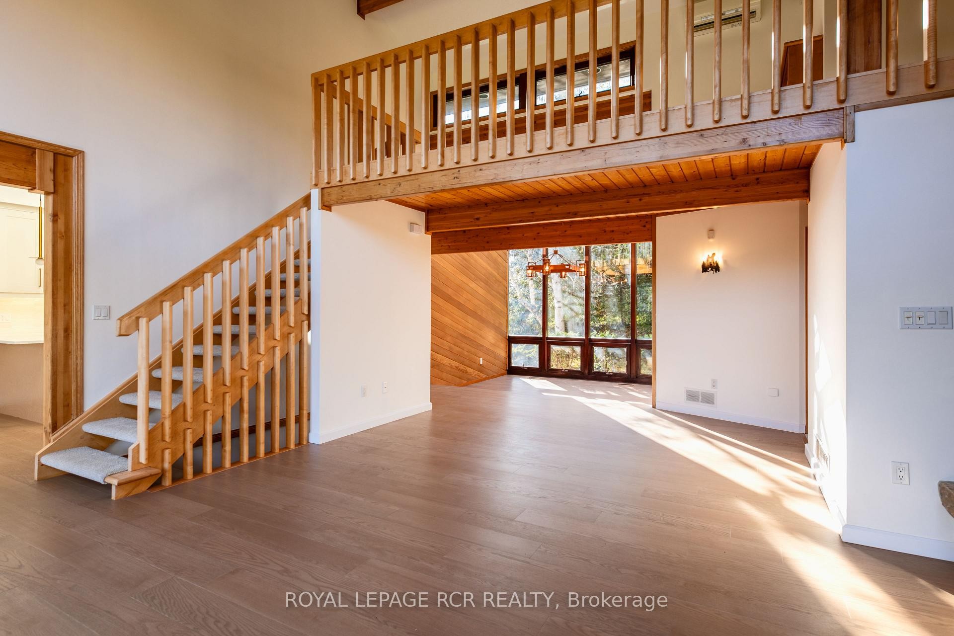 









674189


Hurontario

Street,
Mono,







ON
L9W 5R9

