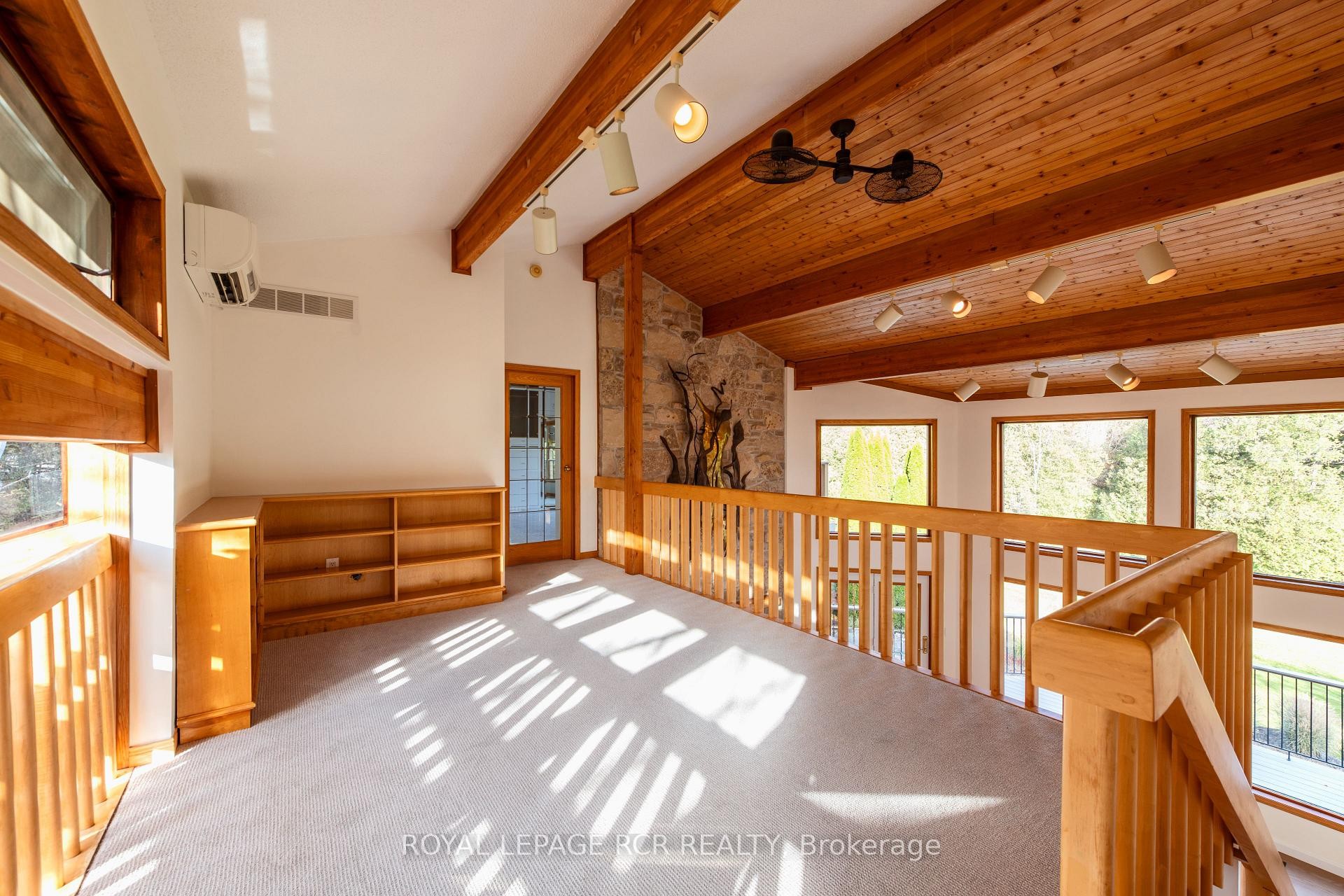 









674189


Hurontario

Street,
Mono,







ON
L9W 5R9

