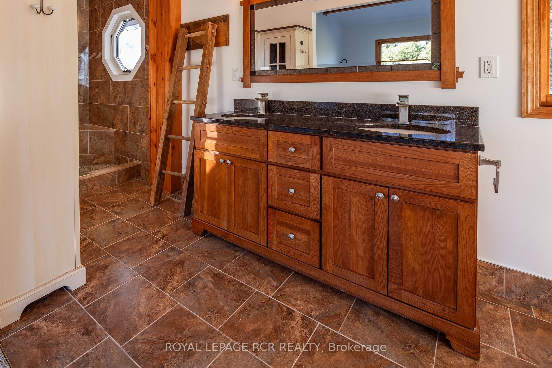 









674189


Hurontario

Street,
Mono,







ON
L9W 5R9

