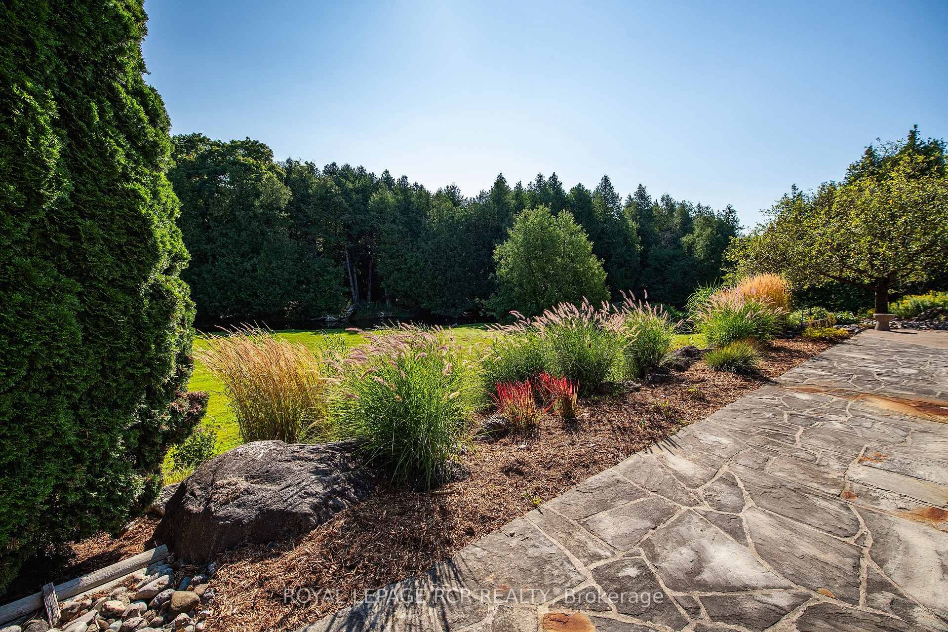 









674189


Hurontario

Street,
Mono,







ON
L9W 5R9

