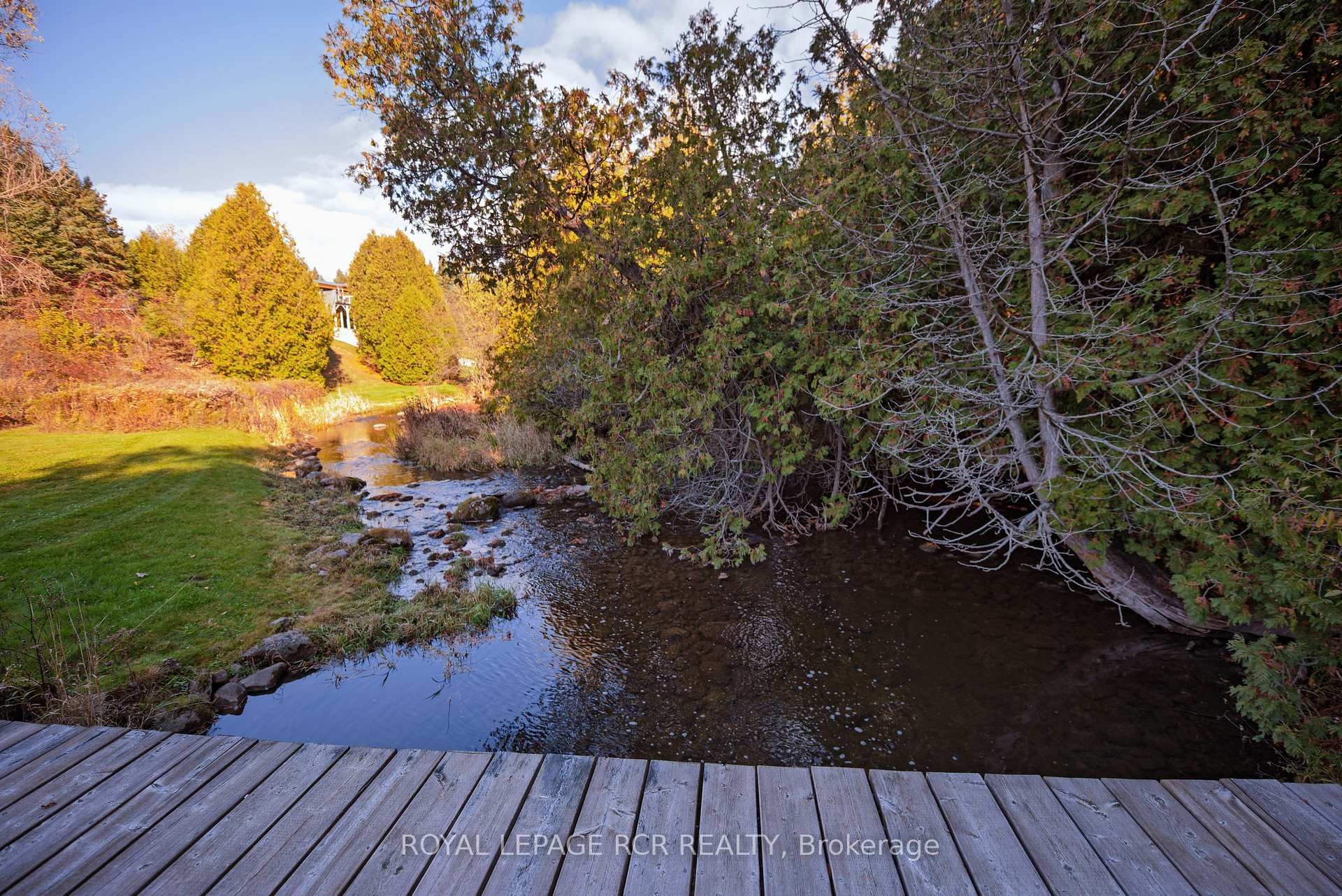 









674189


Hurontario

Street,
Mono,







ON
L9W 5R9

