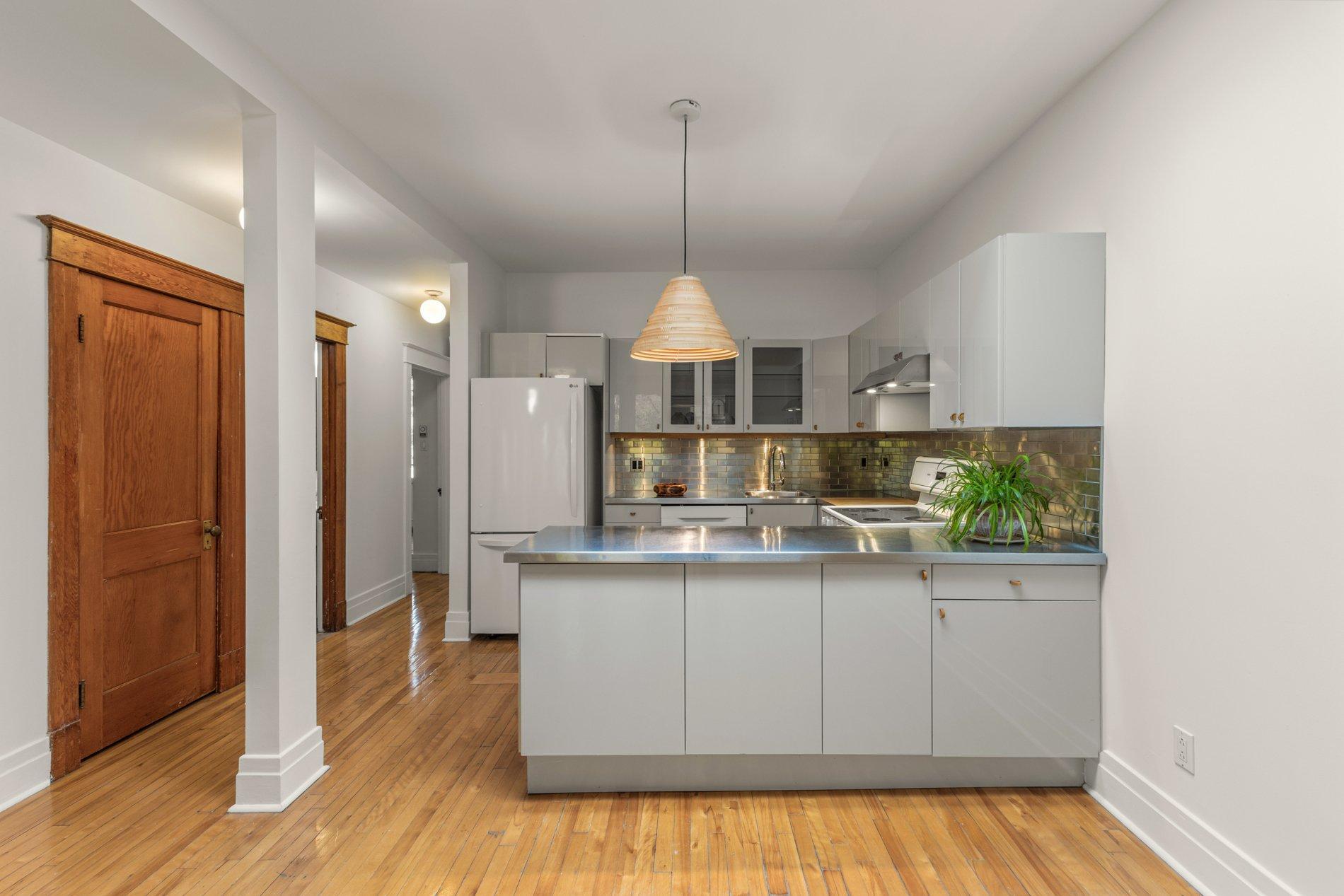 









4303


Rue Chapleau

,
Montréal (Le Plateau-Mont-Royal),




QC
H2H2K7

