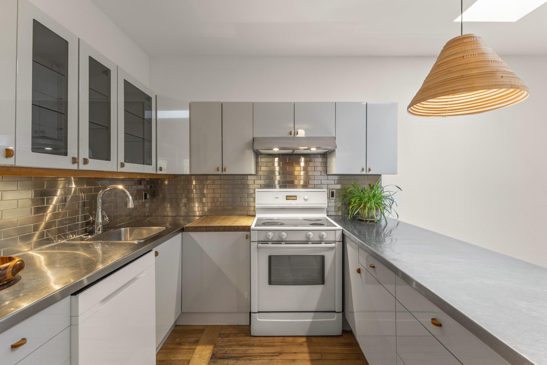 









4303


Rue Chapleau

,
Montréal (Le Plateau-Mont-Royal),




QC
H2H2K7

